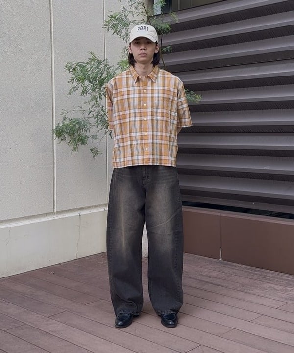 BEAMS MENのブラスト カーブ バギーデニムを使ったコーディネートを紹介します。｜Rakuten Fashion(楽天ファッション／旧楽天ブランドアベニュー)6140734