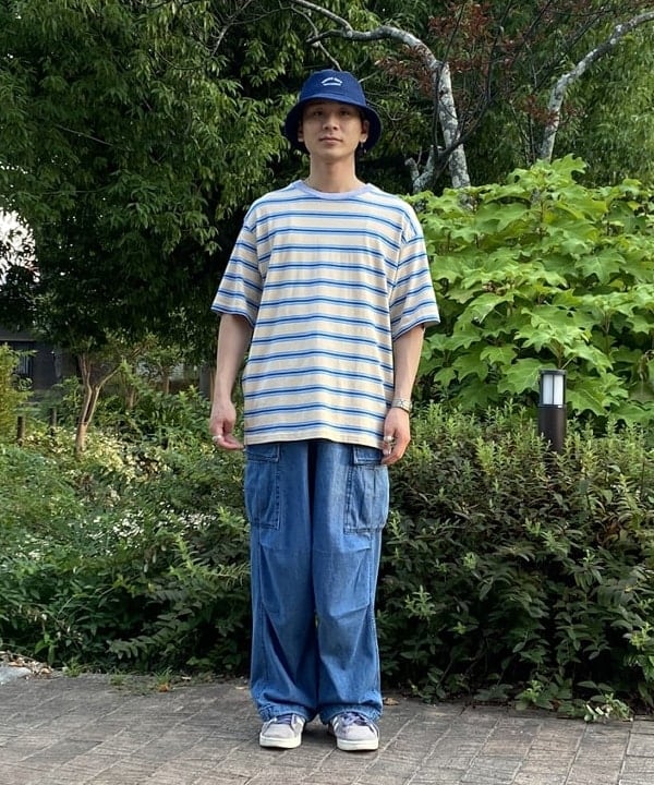 B:MING LIFE STORE by BEAMSのワイド デニム カーゴパンツを使ったコーディネートを紹介します。｜Rakuten Fashion(楽天ファッション／旧楽天ブランドアベニュー)6140867