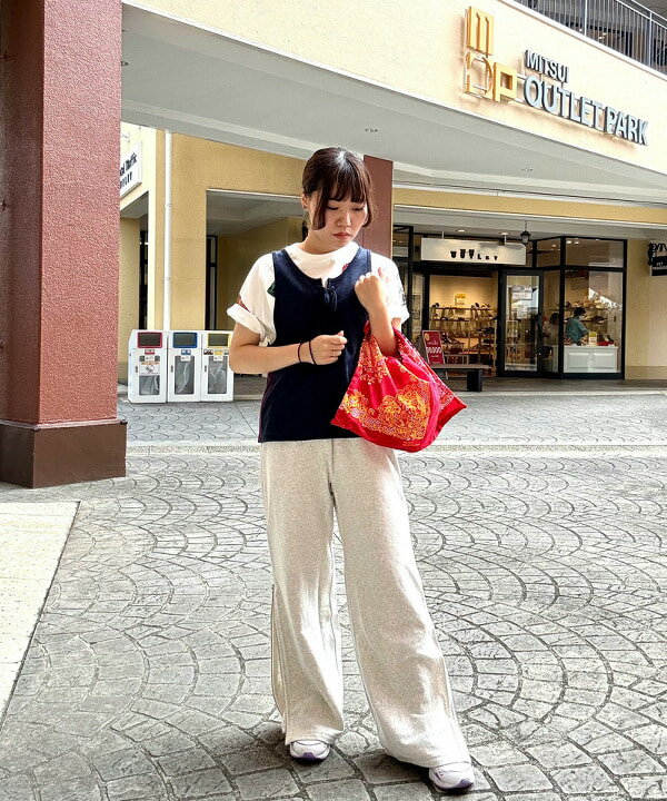 BEAMS WOMENのサインボード Tシャツを使ったコーディネートを紹介します。｜Rakuten Fashion(楽天ファッション／旧楽天ブランドアベニュー)6140981