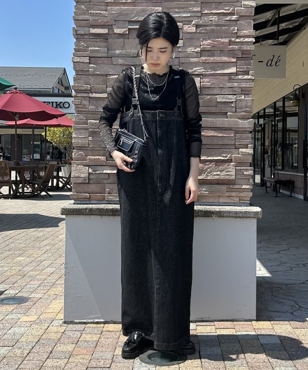 BEAMS HEARTのデニム ジャンパースカートを使ったコーディネートを紹介します。｜Rakuten Fashion(楽天ファッション／旧楽天ブランドアベニュー)6141033