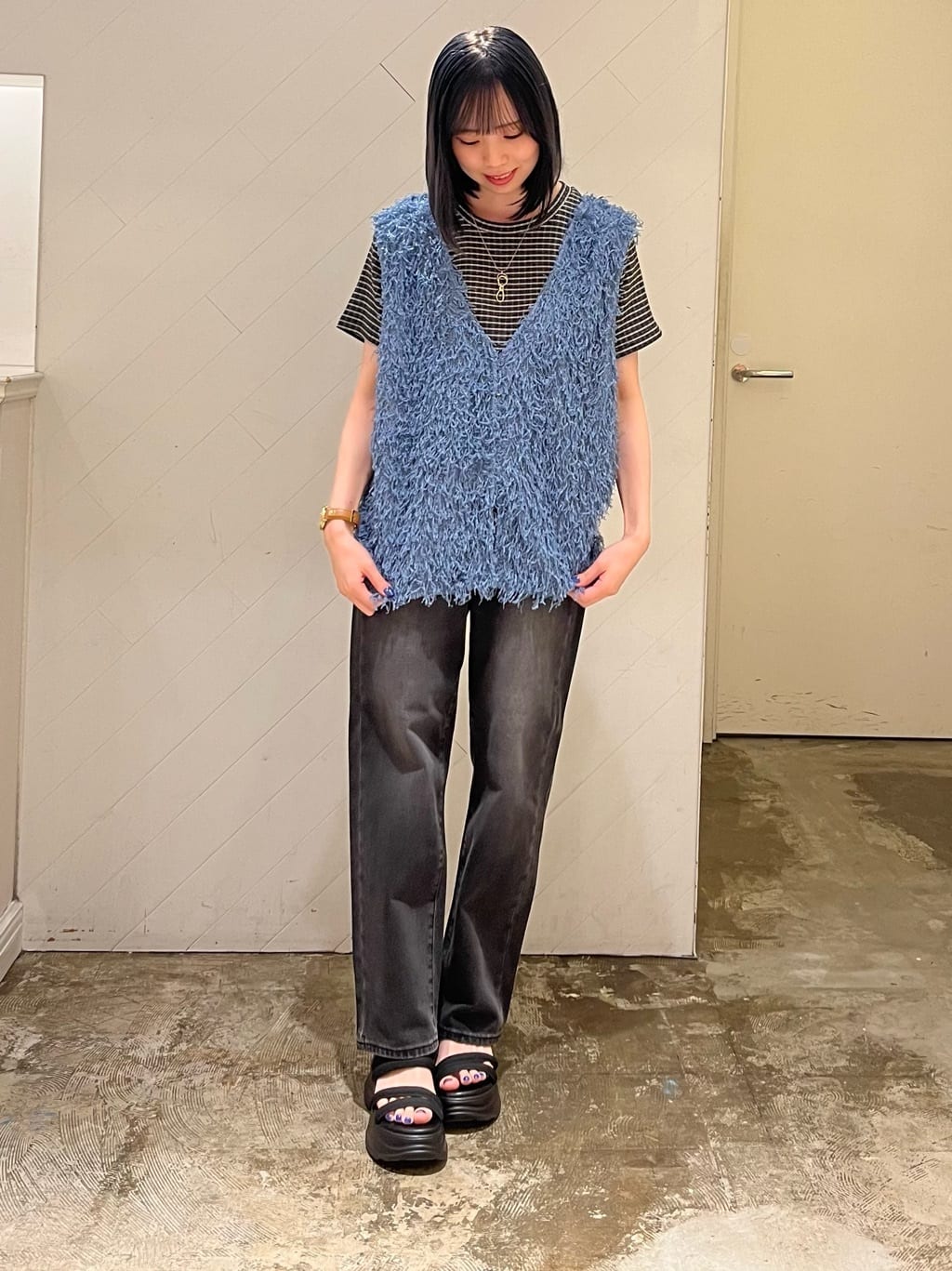 AMERICAN HOLICの【前後2WAY】フリンジベストを使ったコーディネートを紹介します。｜Rakuten Fashion(楽天ファッション／旧楽天ブランドアベニュー)6144253