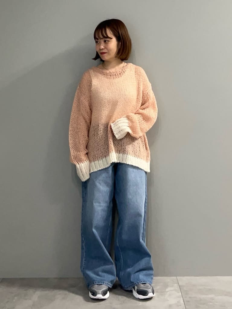 AMERICAN HOLICのモヘアライク配色ニットプルオーバーを使ったコーディネートを紹介します。｜Rakuten Fashion(楽天ファッション／旧楽天ブランドアベニュー)6144668