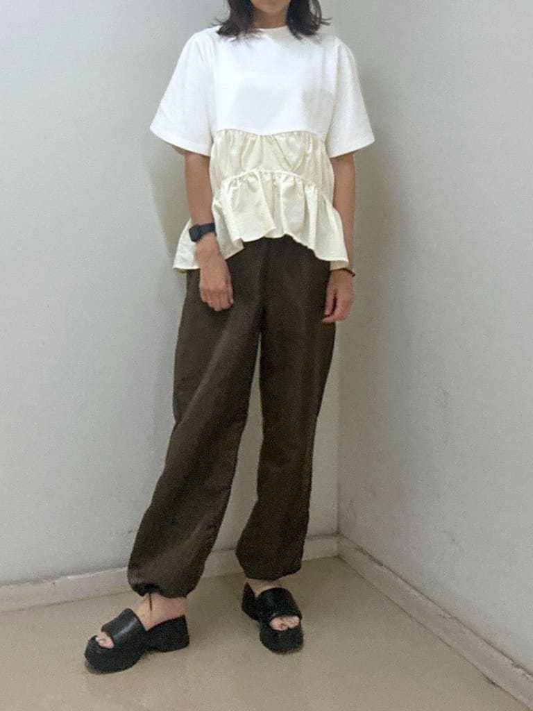 STACCATOのベックプラットフォームサンダルを使ったコーディネートを紹介します。｜Rakuten Fashion(楽天ファッション／旧楽天ブランドアベニュー)6145302