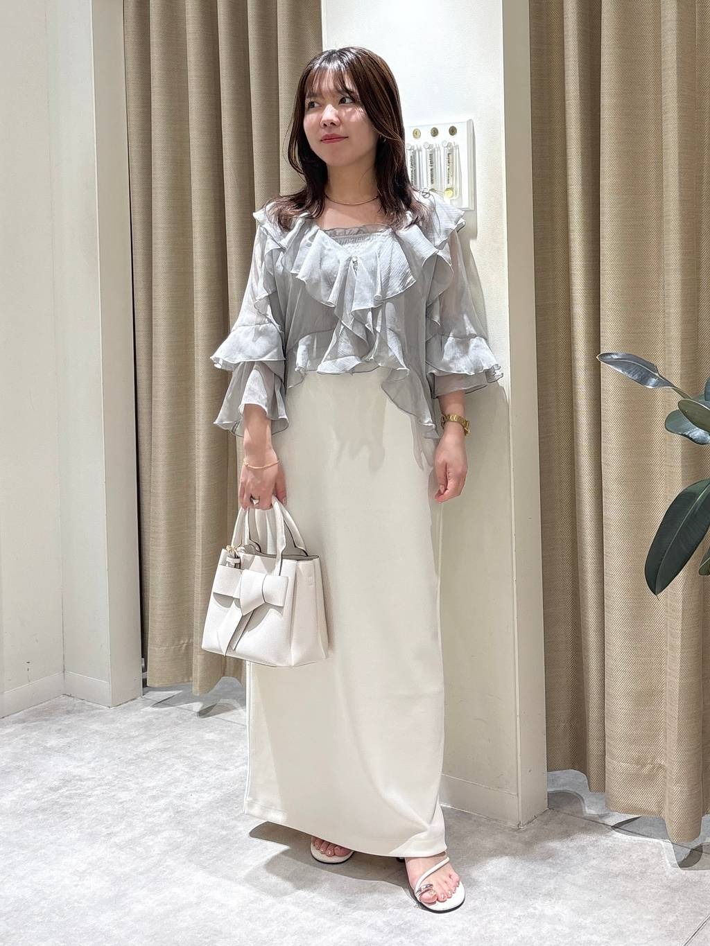 mysty womanの【WEB限定カラー有】イージーストレッチナロースカートを使ったコーディネートを紹介します。｜Rakuten Fashion(楽天ファッション／旧楽天ブランドアベニュー)6147566