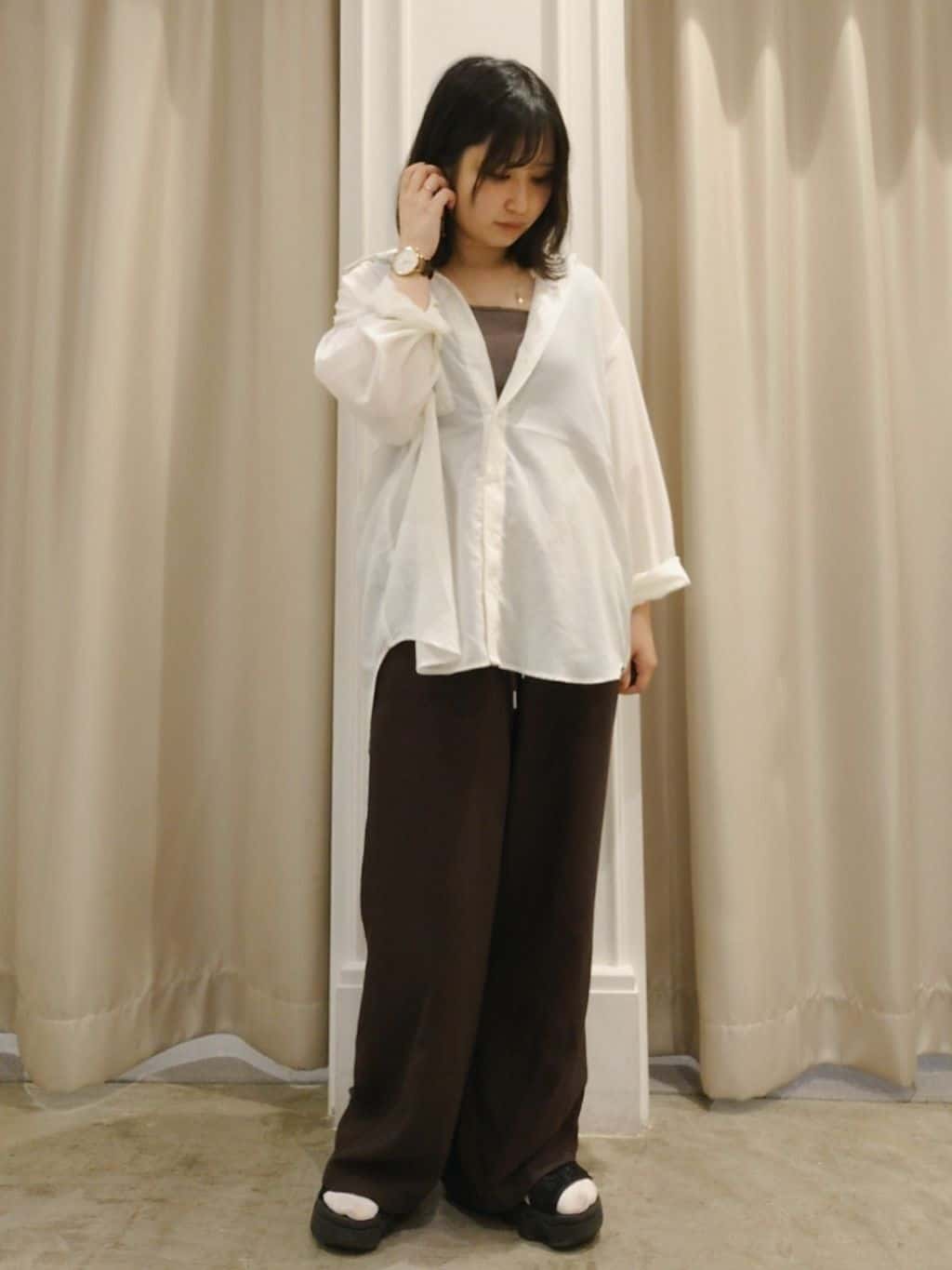AMERICAN HOLICのシアーボイルオーバーシルエットシャツを使ったコーディネートを紹介します。｜Rakuten Fashion(楽天ファッション／旧楽天ブランドアベニュー)6148121