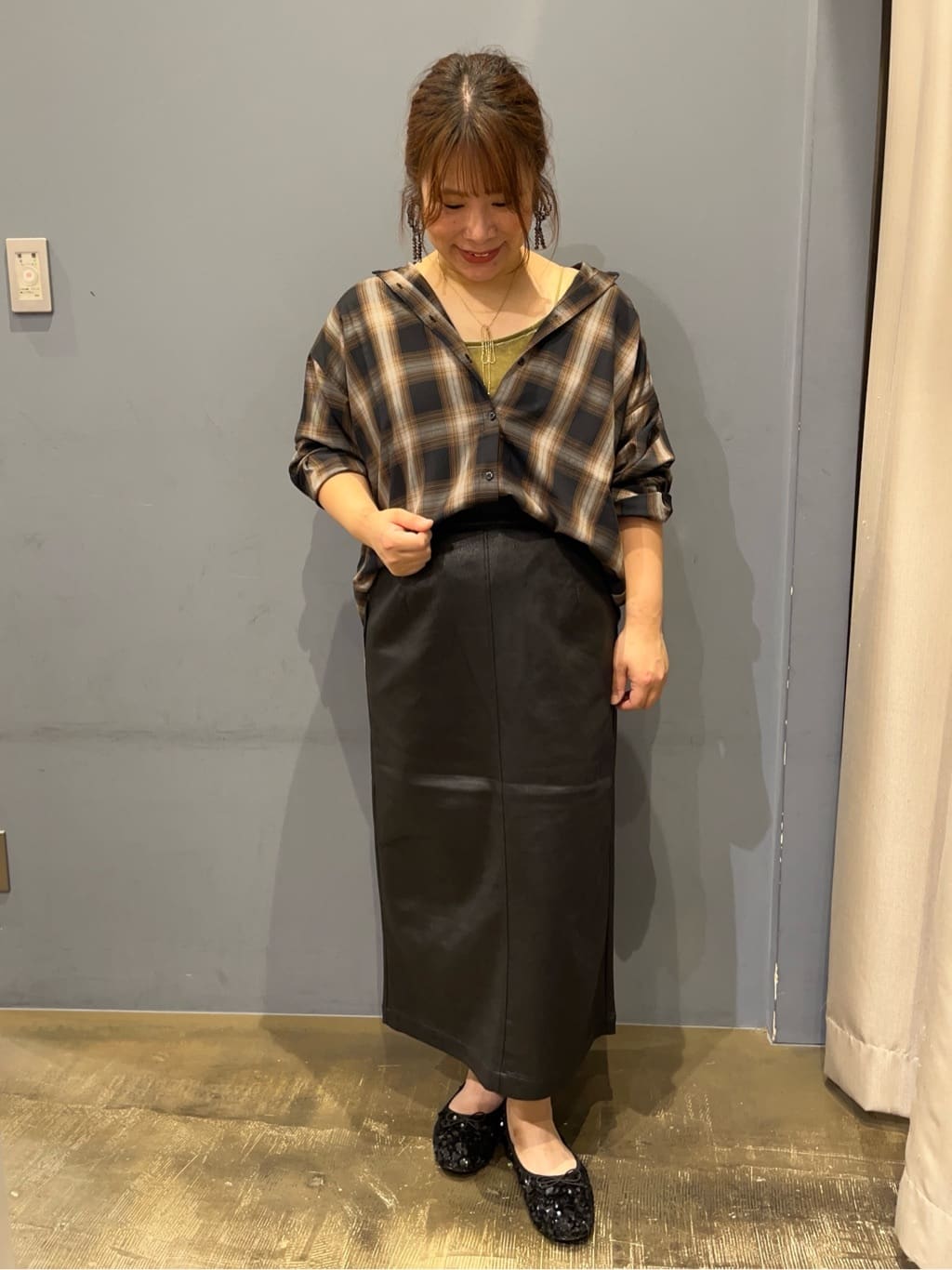 AMERICAN HOLICのフェイクレザーダンボールスカートを使ったコーディネートを紹介します。｜Rakuten Fashion(楽天ファッション／旧楽天ブランドアベニュー)6150401