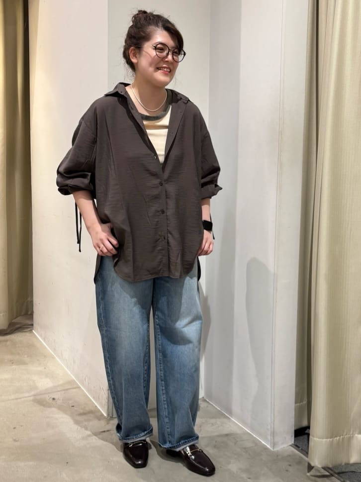 AMERICAN HOLICのシアーバックギャザーリボンシャツを使ったコーディネートを紹介します。｜Rakuten Fashion(楽天ファッション／旧楽天ブランドアベニュー)6151235