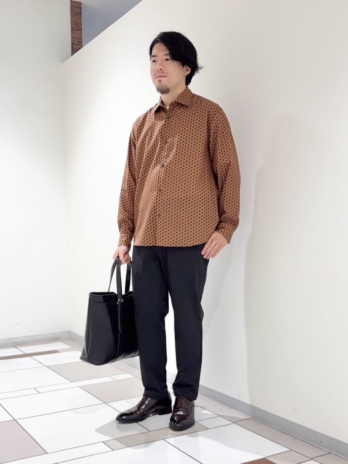 TAKEO KIKUCHIのボーラーハット柄 長袖シャツを使ったコーディネートを紹介します。｜Rakuten Fashion(楽天ファッション／旧楽天ブランドアベニュー)6152624