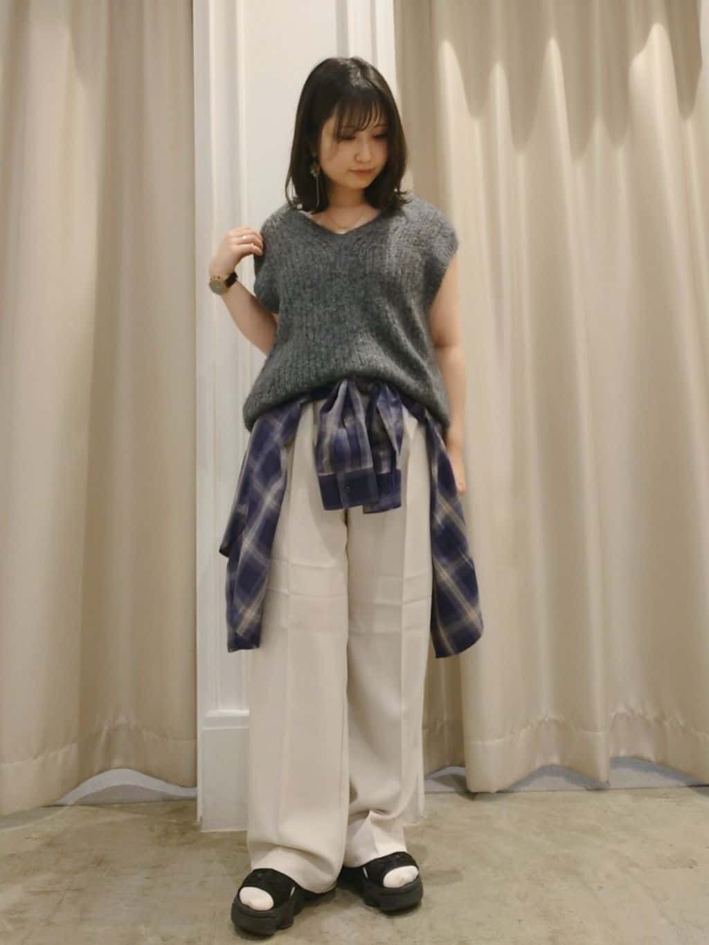 AMERICAN HOLICの【選べる丈】甘編みニットベストを使ったコーディネートを紹介します。｜Rakuten Fashion(楽天ファッション／旧楽天ブランドアベニュー)6153404