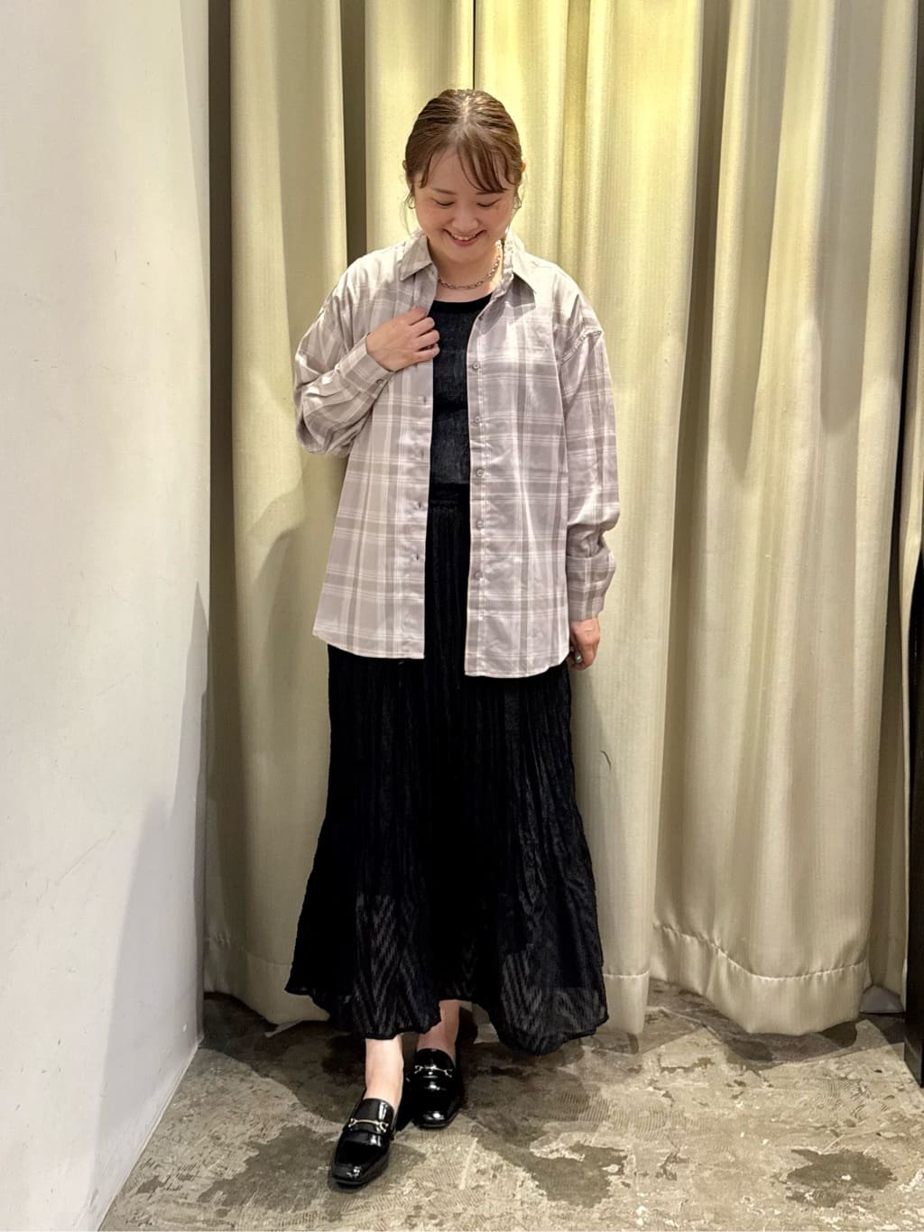 AMERICAN HOLICのイージーケアチェックシャツ【360°着こなしシャツ】を使ったコーディネートを紹介します。｜Rakuten Fashion(楽天ファッション／旧楽天ブランドアベニュー)6157081