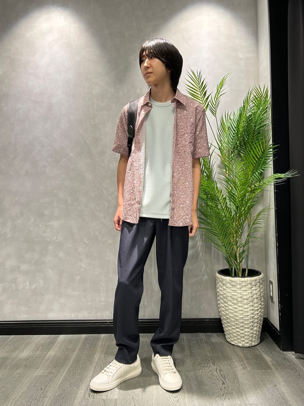 TAKEO KIKUCHIの【無地・チェック・ボタニカル柄】リップル シャツを使ったコーディネートを紹介します。｜Rakuten Fashion(楽天ファッション／旧楽天ブランドアベニュー)6157586