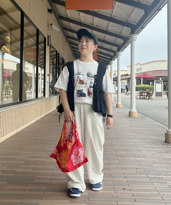 BEAMS HEARTのネコ フォト コラージュ Tシャツを使ったコーディネートを紹介します。｜Rakuten Fashion(楽天ファッション／旧楽天ブランドアベニュー)6159497