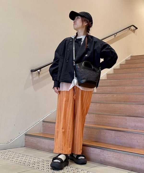 BEAMS HEARTの後ろ フレア ノーカラー ブルゾンを使ったコーディネートを紹介します。｜Rakuten Fashion(楽天ファッション／旧楽天ブランドアベニュー)6160171