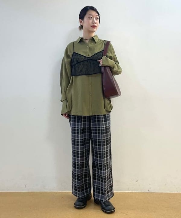 BEAMS HEARTのビスチェ * ロングスリーブシャツ(セットアイテム)を使ったコーディネートを紹介します。｜Rakuten Fashion(楽天ファッション／旧楽天ブランドアベニュー)6160319