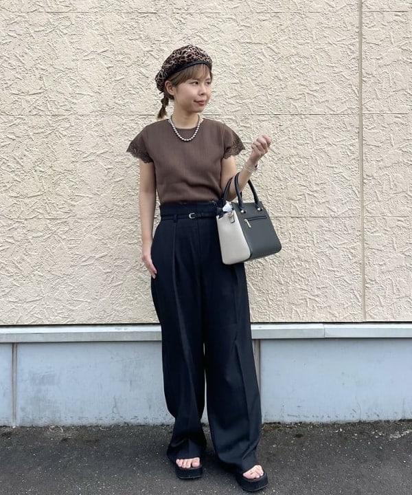 BEAMS HEARTのフェイクレザーパイピング ベロア ベレー帽を使ったコーディネートを紹介します。｜Rakuten Fashion(楽天ファッション／旧楽天ブランドアベニュー)6160334