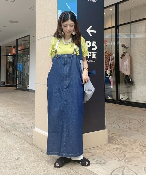 BEAMS HEARTのデニム ジャンパースカートを使ったコーディネートを紹介します。｜Rakuten Fashion(楽天ファッション／旧楽天ブランドアベニュー)6160378