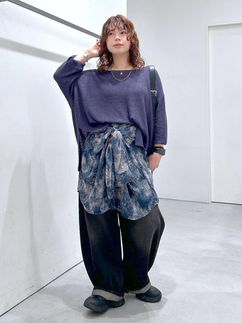 LAKOLEのテープヤーンニットプルオーバーを使ったコーディネートを紹介します。｜Rakuten Fashion(楽天ファッション／旧楽天ブランドアベニュー)6161501