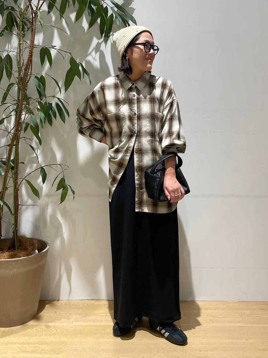 LAKOLEのビエラオンブレチェックシャツを使ったコーディネートを紹介します。｜Rakuten Fashion(楽天ファッション／旧楽天ブランドアベニュー)6161549