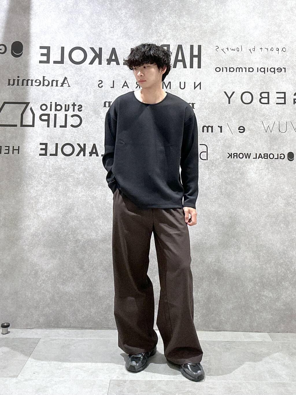 LAKOLEのダンボールUネック長袖Tを使ったコーディネートを紹介します。｜Rakuten Fashion(楽天ファッション／旧楽天ブランドアベニュー)6161552