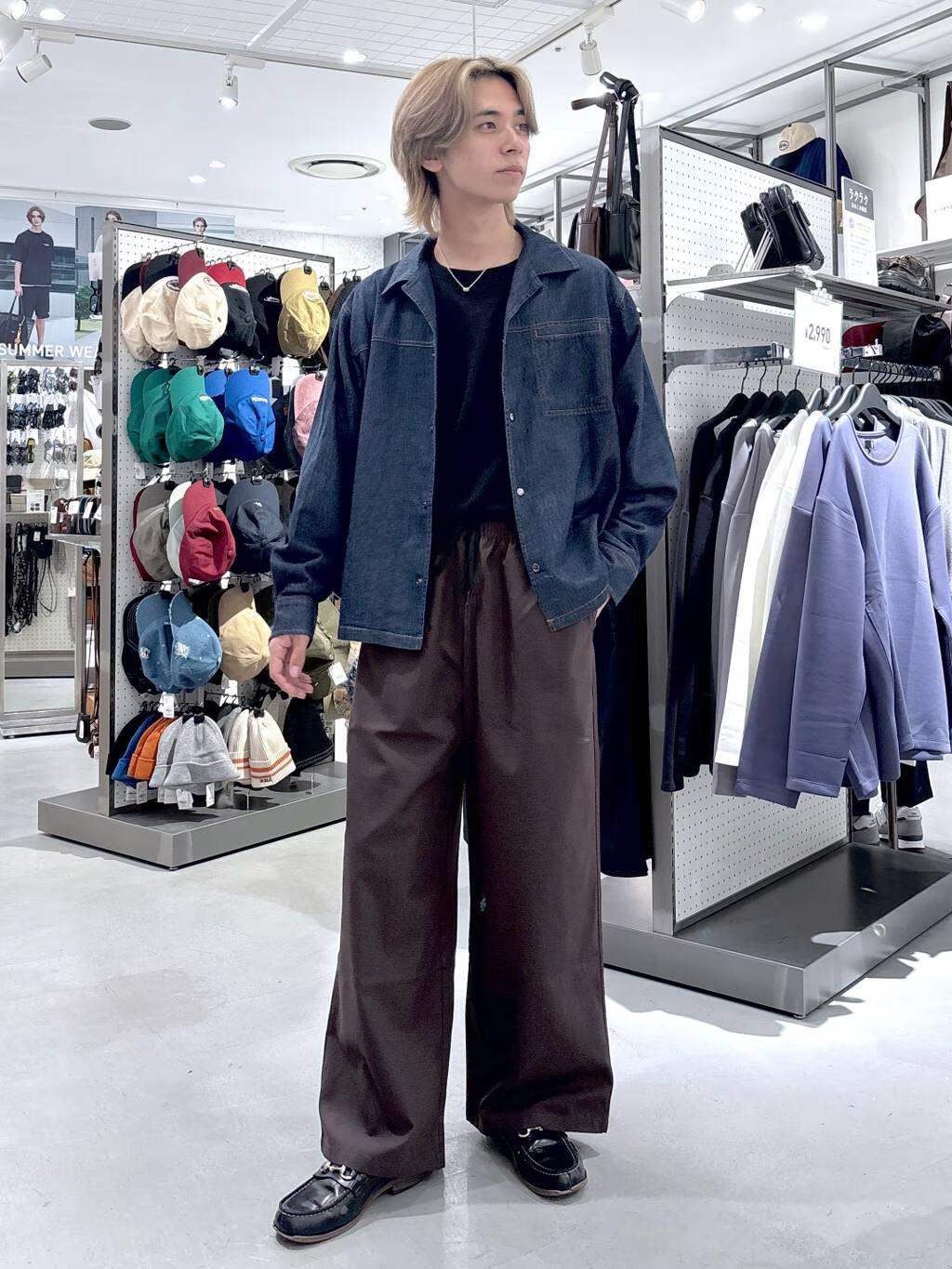 LAKOLEのデニムショートオープンカラーシャツを使ったコーディネートを紹介します。｜Rakuten Fashion(楽天ファッション／旧楽天ブランドアベニュー)6161555