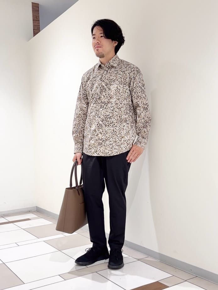 TAKEO KIKUCHIの【Sサイズ~】ストライプ小花 長袖シャツを使ったコーディネートを紹介します。｜Rakuten Fashion(楽天ファッション／旧楽天ブランドアベニュー)6162030