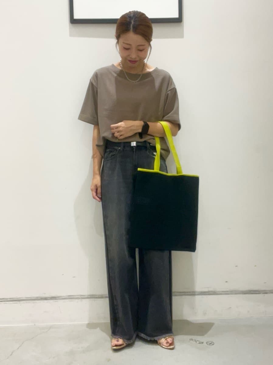 AMERICAN HOLICの2WAYオフショルスウェット半袖プルオーバーを使ったコーディネートを紹介します。｜Rakuten Fashion(楽天ファッション／旧楽天ブランドアベニュー)6168493