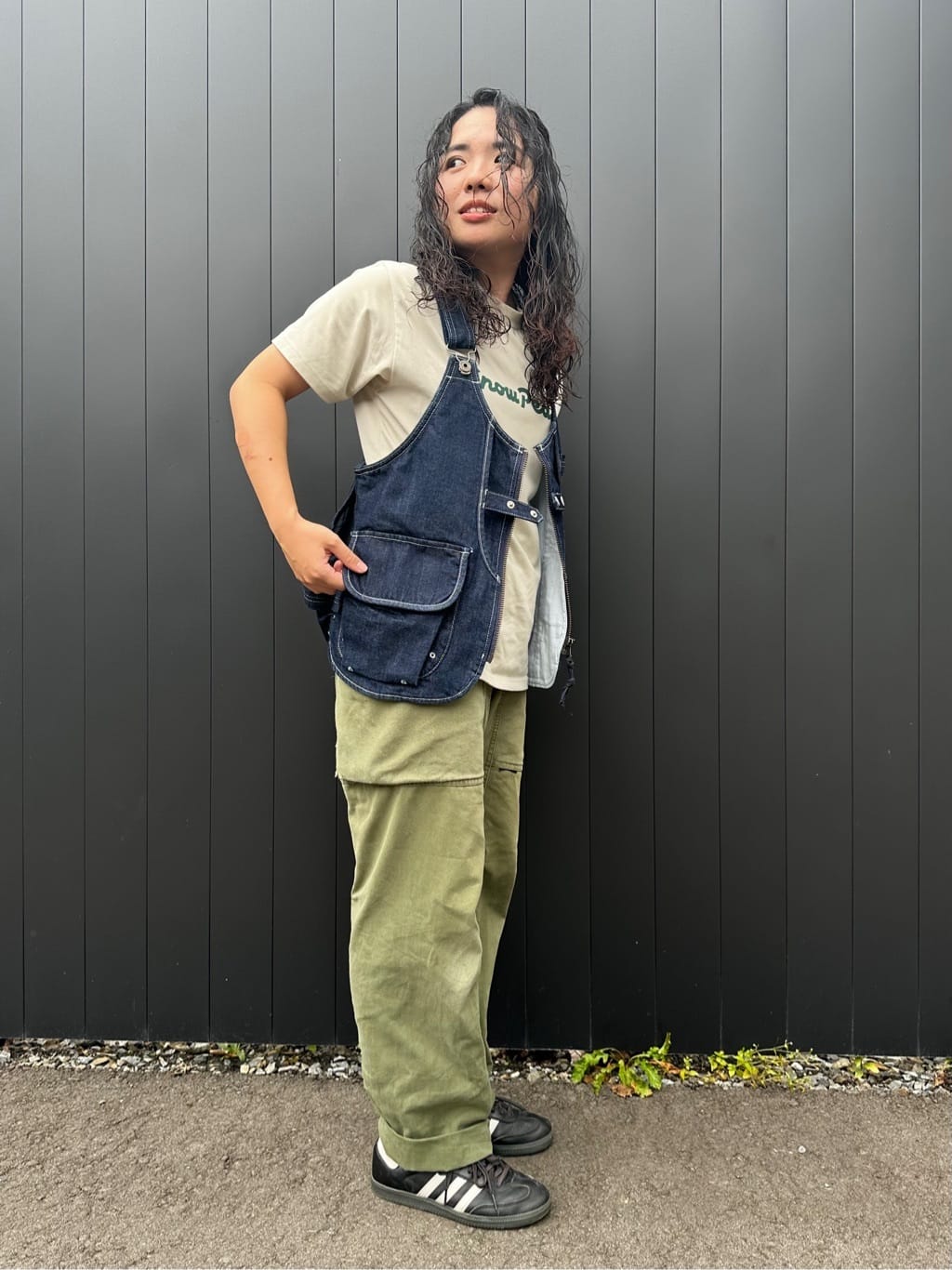 Snow PeakのTAKIBI Denim Vestを使ったコーディネートを紹介します。｜Rakuten Fashion(楽天ファッション／旧楽天ブランドアベニュー)6168903