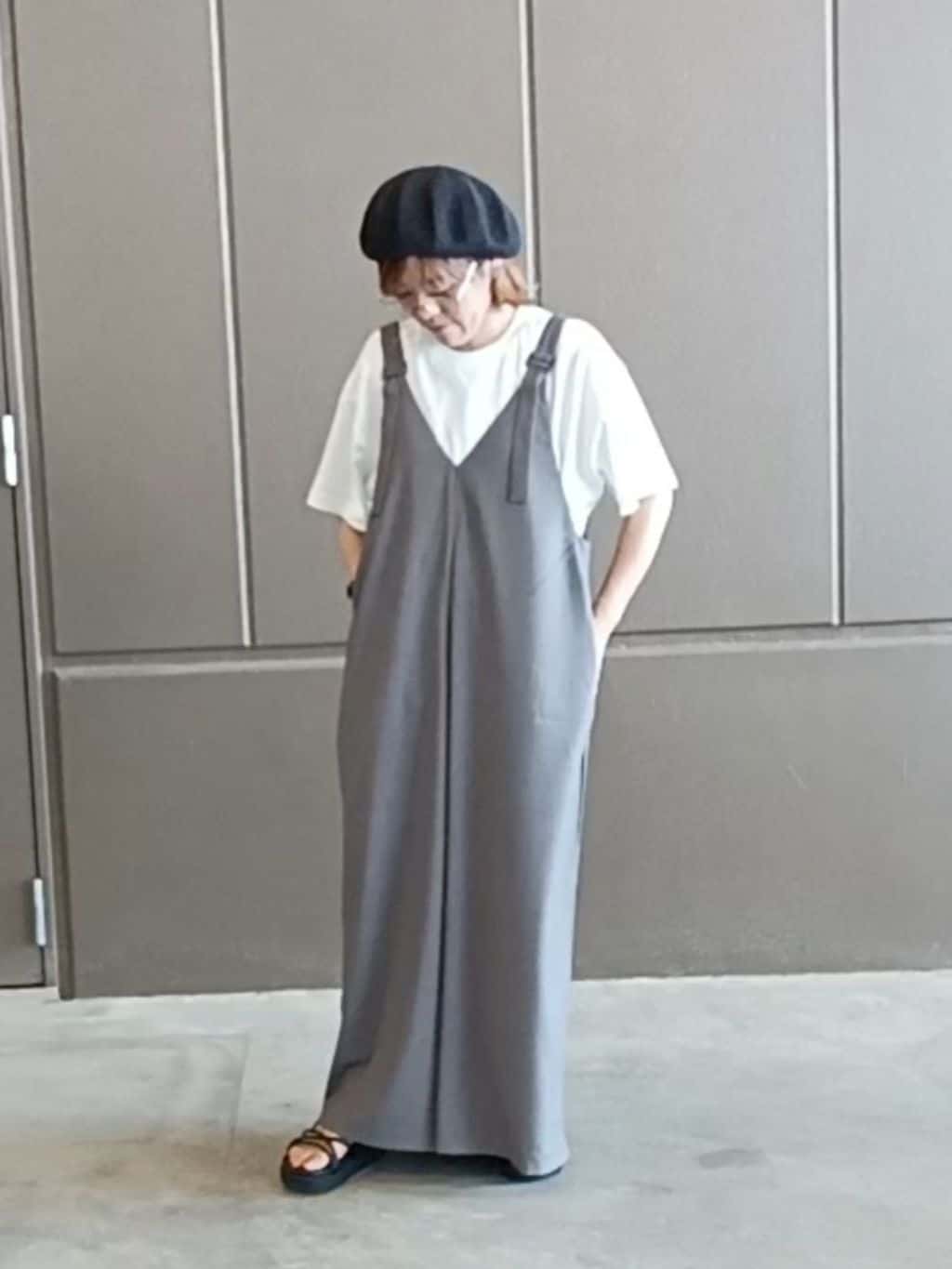 AMERICAN HOLICのイージーケアVネックオールインワンを使ったコーディネートを紹介します。｜Rakuten Fashion(楽天ファッション／旧楽天ブランドアベニュー)6169720