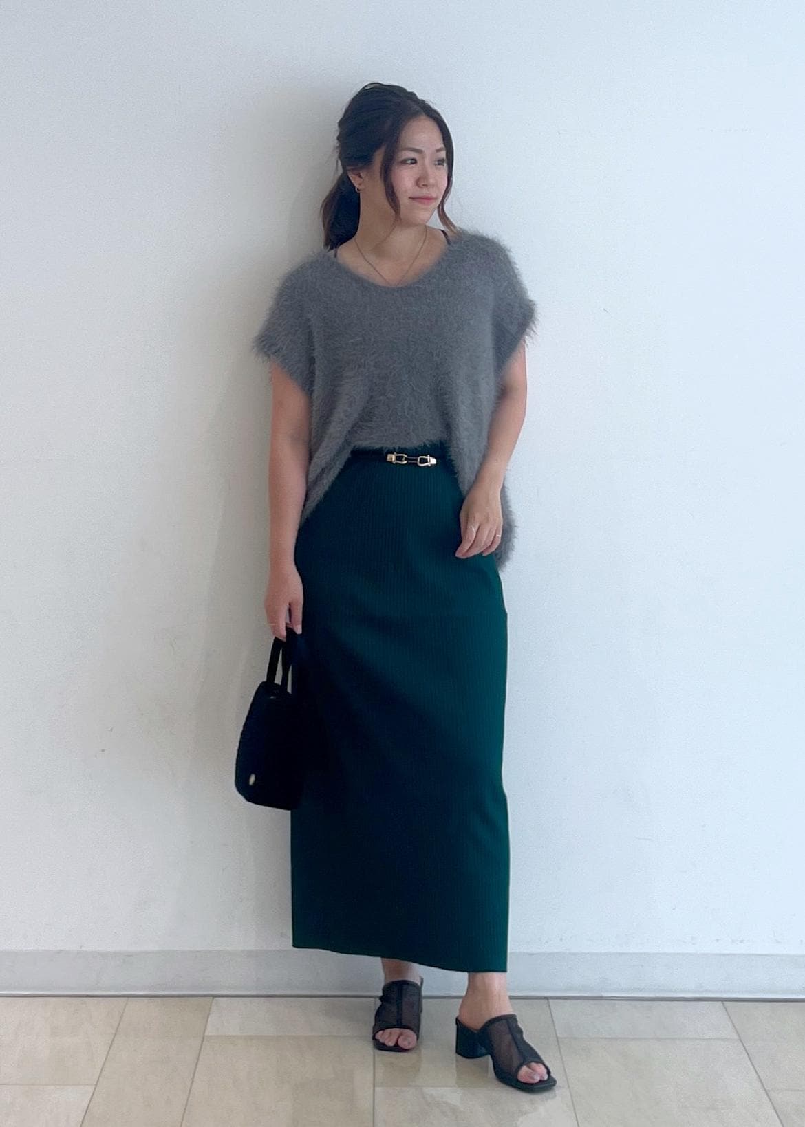 ROPE' PICNICのシャギーニットベストを使ったコーディネートを紹介します。｜Rakuten Fashion(楽天ファッション／旧楽天ブランドアベニュー)6197427