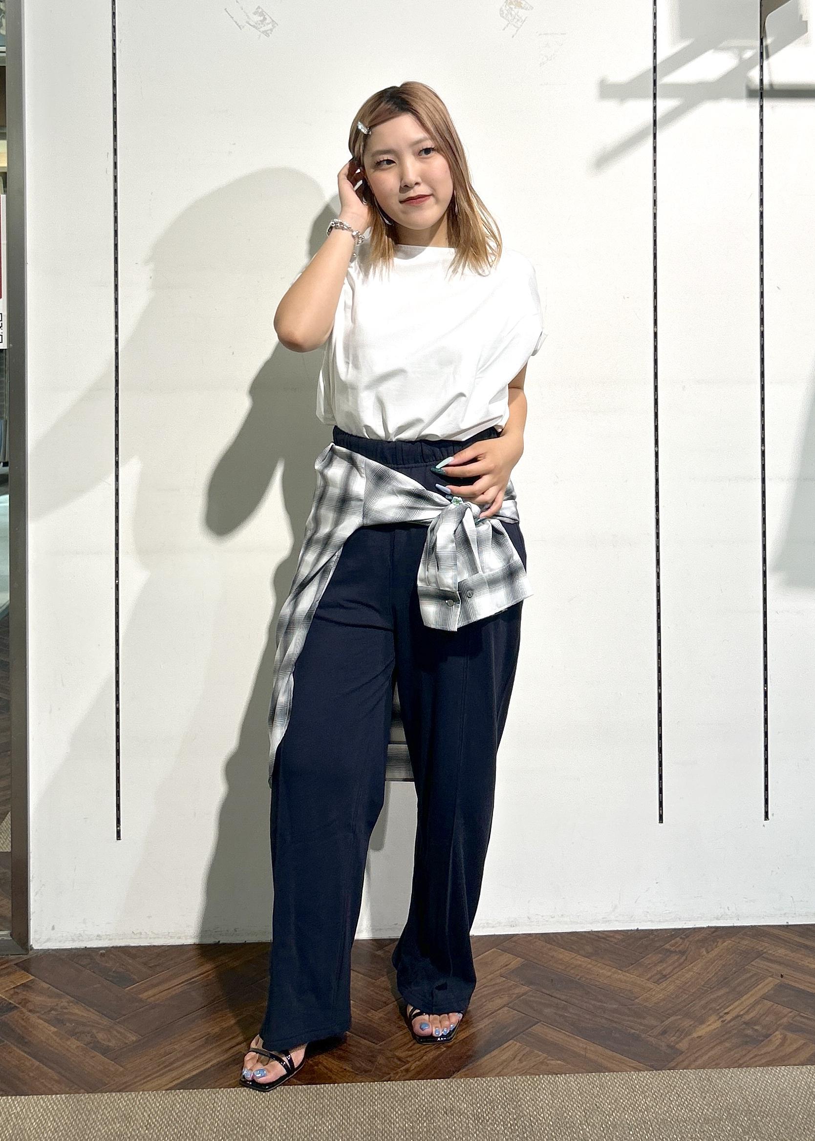 ROPE' PICNICのマルチファンクション二の腕すっきり見えカットトップスを使ったコーディネートを紹介します。｜Rakuten Fashion(楽天ファッション／旧楽天ブランドアベニュー)6197416