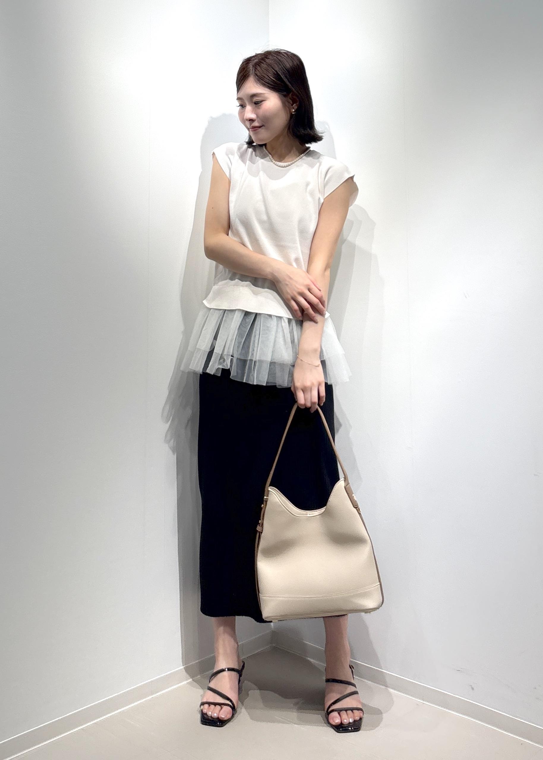 ROPE' PICNICのトタンテレコ Iラインリブニットスカートを使ったコーディネートを紹介します。｜Rakuten Fashion(楽天ファッション／旧楽天ブランドアベニュー)6197450