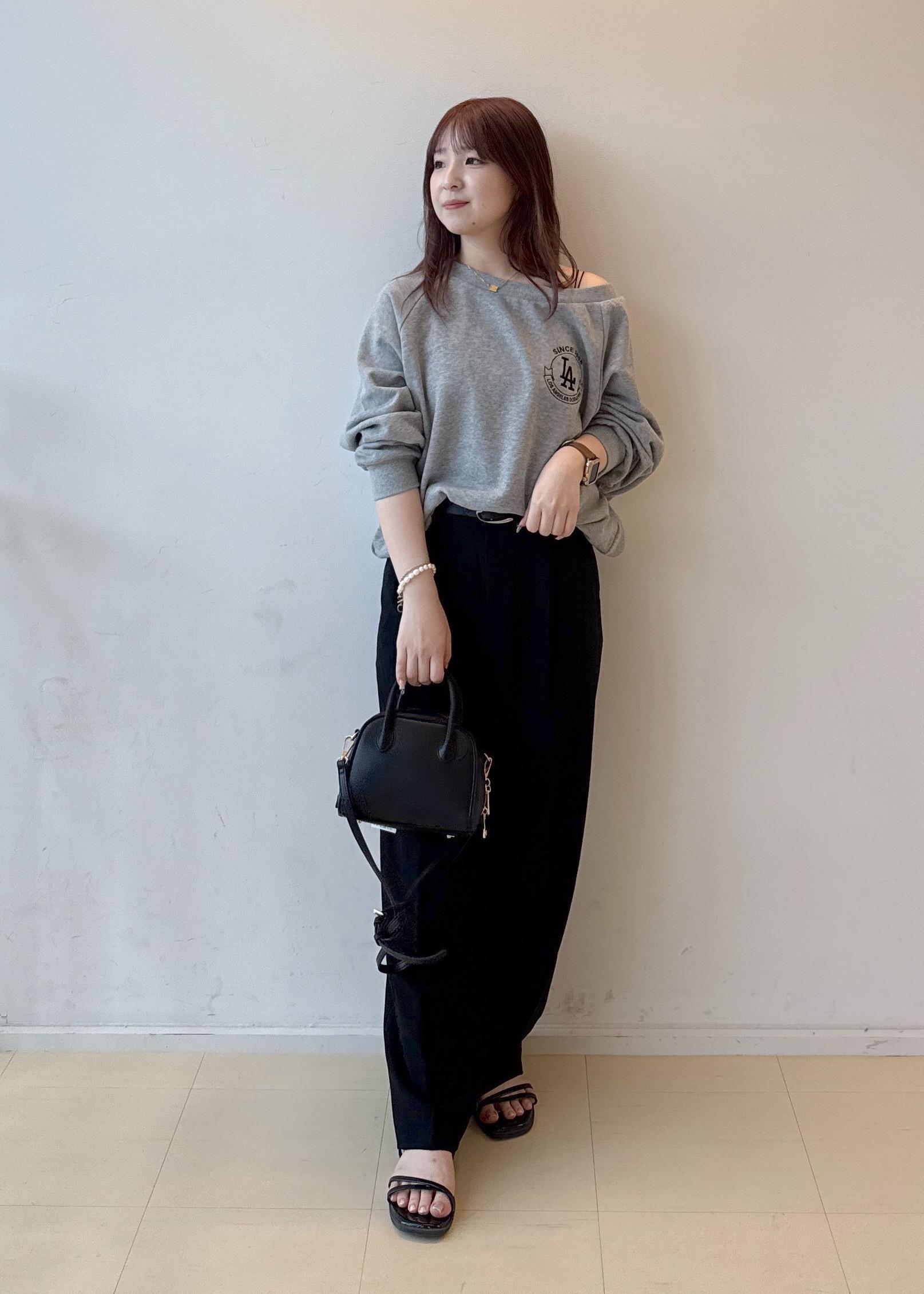 ROPE' PICNICの【PEANUTS*MLB COLLECTION by ROPE' PICNIC】オフショルスウェットを使ったコーディネートを紹介します。｜Rakuten Fashion(楽天ファッション／旧楽天ブランドアベニュー)6197439