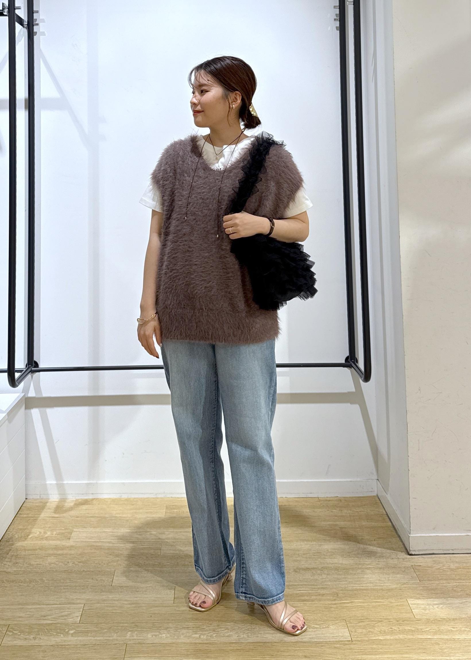 ROPE' PICNICのシャギーニットベストを使ったコーディネートを紹介します。｜Rakuten Fashion(楽天ファッション／旧楽天ブランドアベニュー)6197490