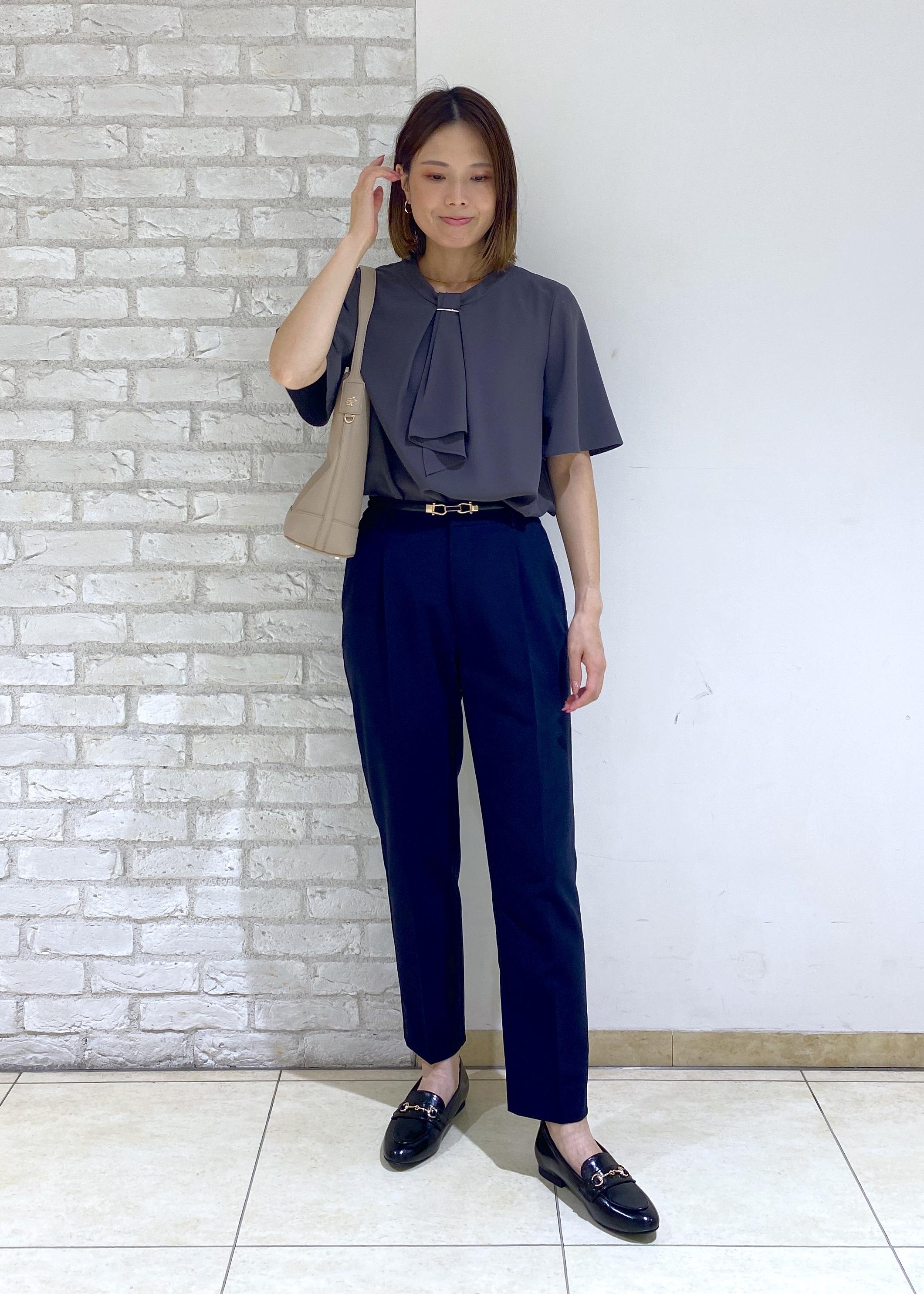 ROPE' PICNICのメタルパーツフロントフリルタイブラウス/通勤対応を使ったコーディネートを紹介します。｜Rakuten Fashion(楽天ファッション／旧楽天ブランドアベニュー)6197494