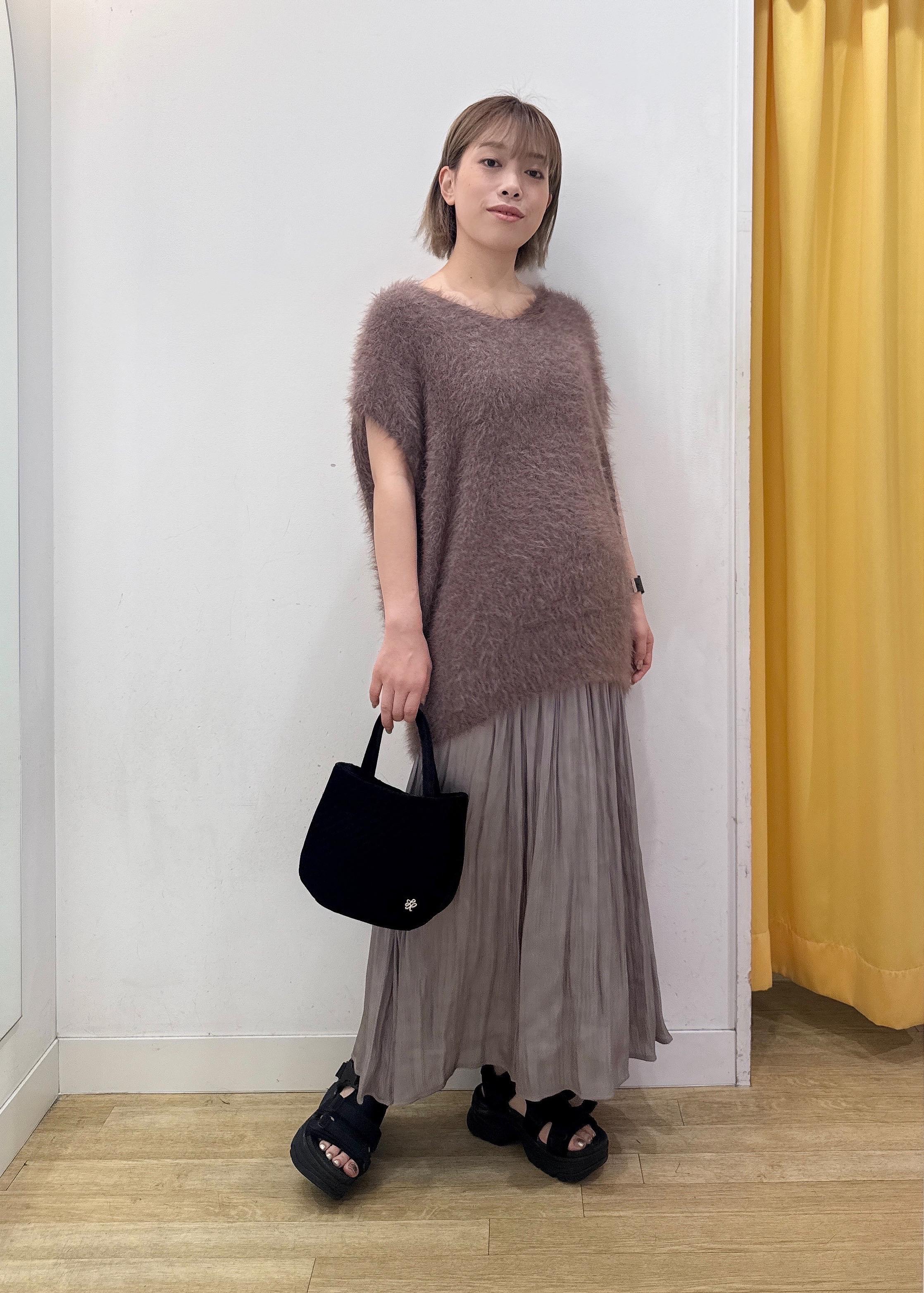 ROPE' PICNICのシャギーニットベストを使ったコーディネートを紹介します。｜Rakuten Fashion(楽天ファッション／旧楽天ブランドアベニュー)6197517