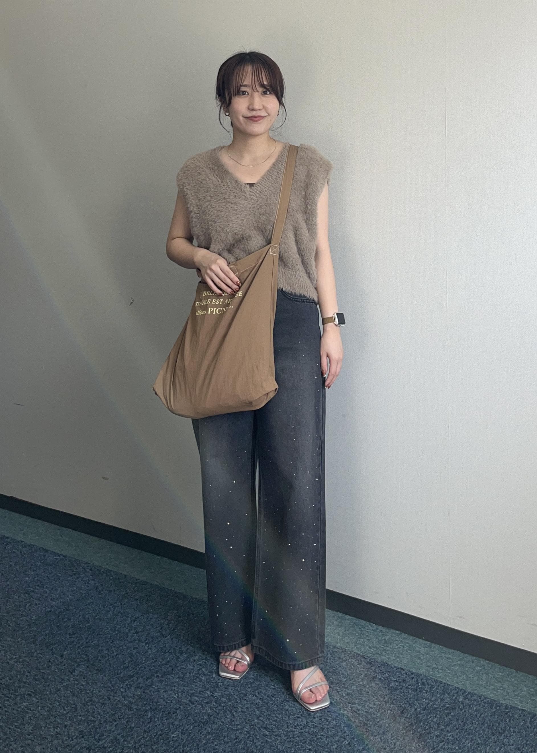 ROPE' PICNICのショートフェザーニットベストを使ったコーディネートを紹介します。｜Rakuten Fashion(楽天ファッション／旧楽天ブランドアベニュー)6197544