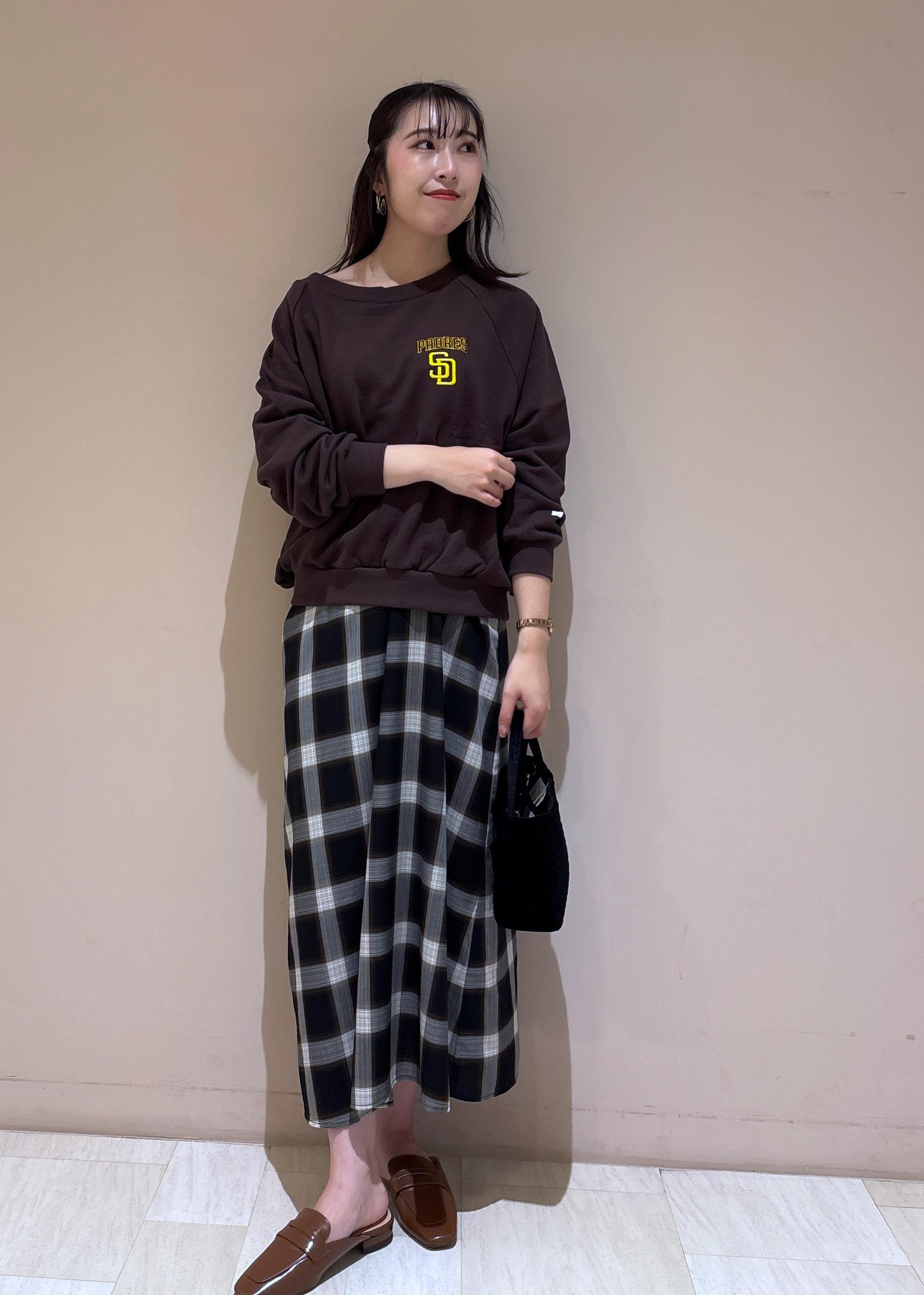 ROPE' PICNICの【PEANUTS*MLB COLLECTION by ROPE' PICNIC】オフショルスウェットを使ったコーディネートを紹介します。｜Rakuten Fashion(楽天ファッション／旧楽天ブランドアベニュー)6197511