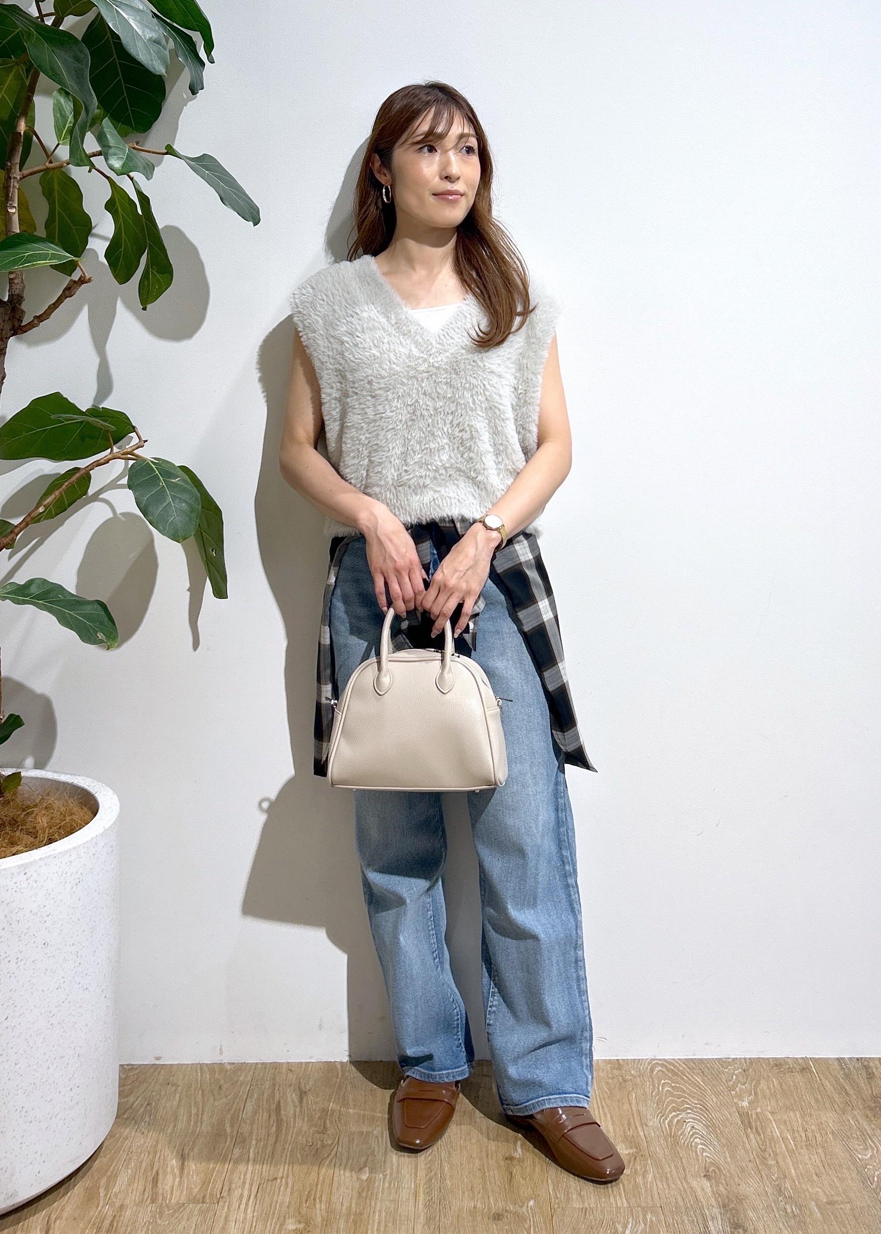 ROPE' PICNICのショートフェザーニットベストを使ったコーディネートを紹介します。｜Rakuten Fashion(楽天ファッション／旧楽天ブランドアベニュー)6197557