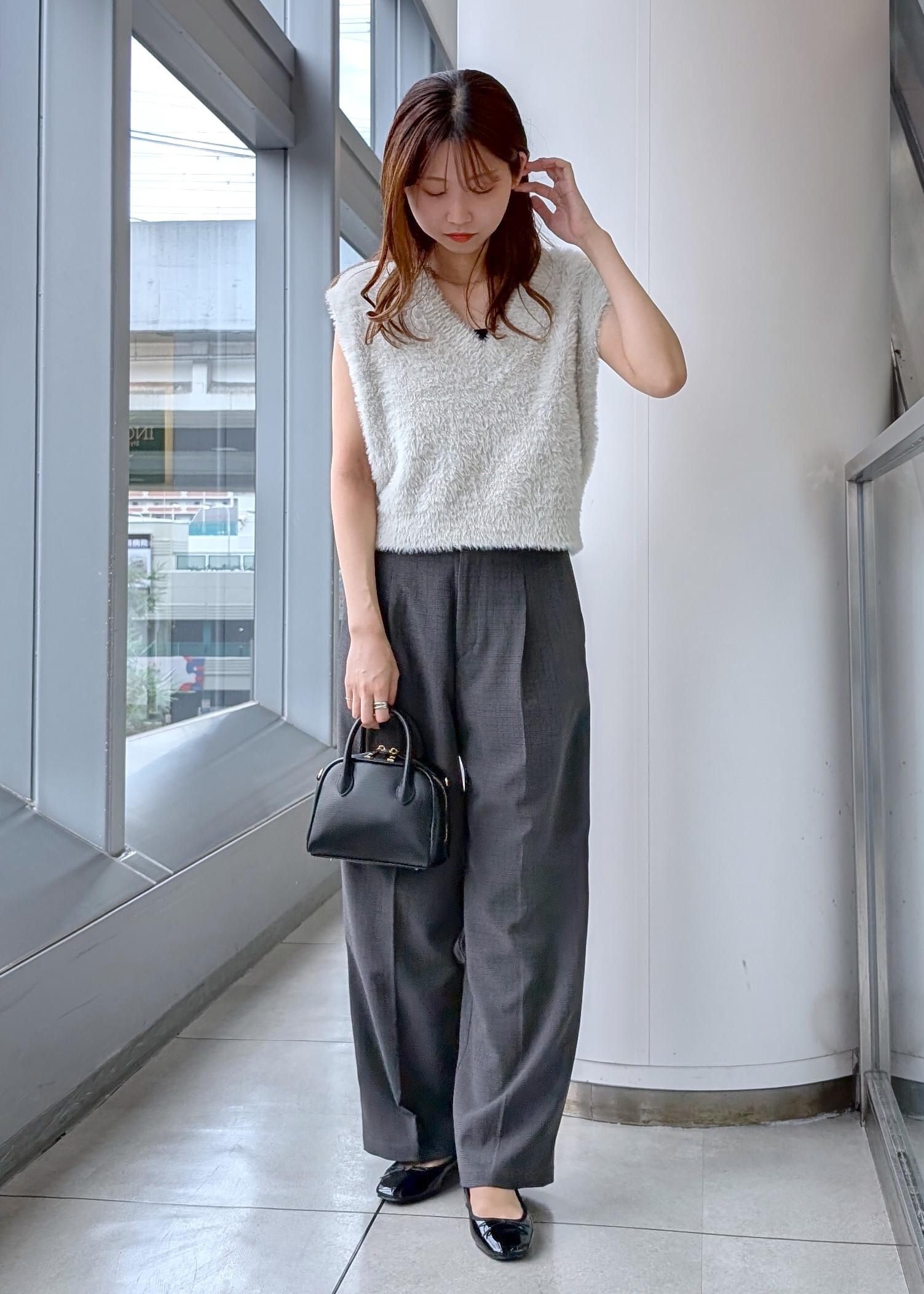 ROPE' PICNICのショートフェザーニットベストを使ったコーディネートを紹介します。｜Rakuten Fashion(楽天ファッション／旧楽天ブランドアベニュー)6197563