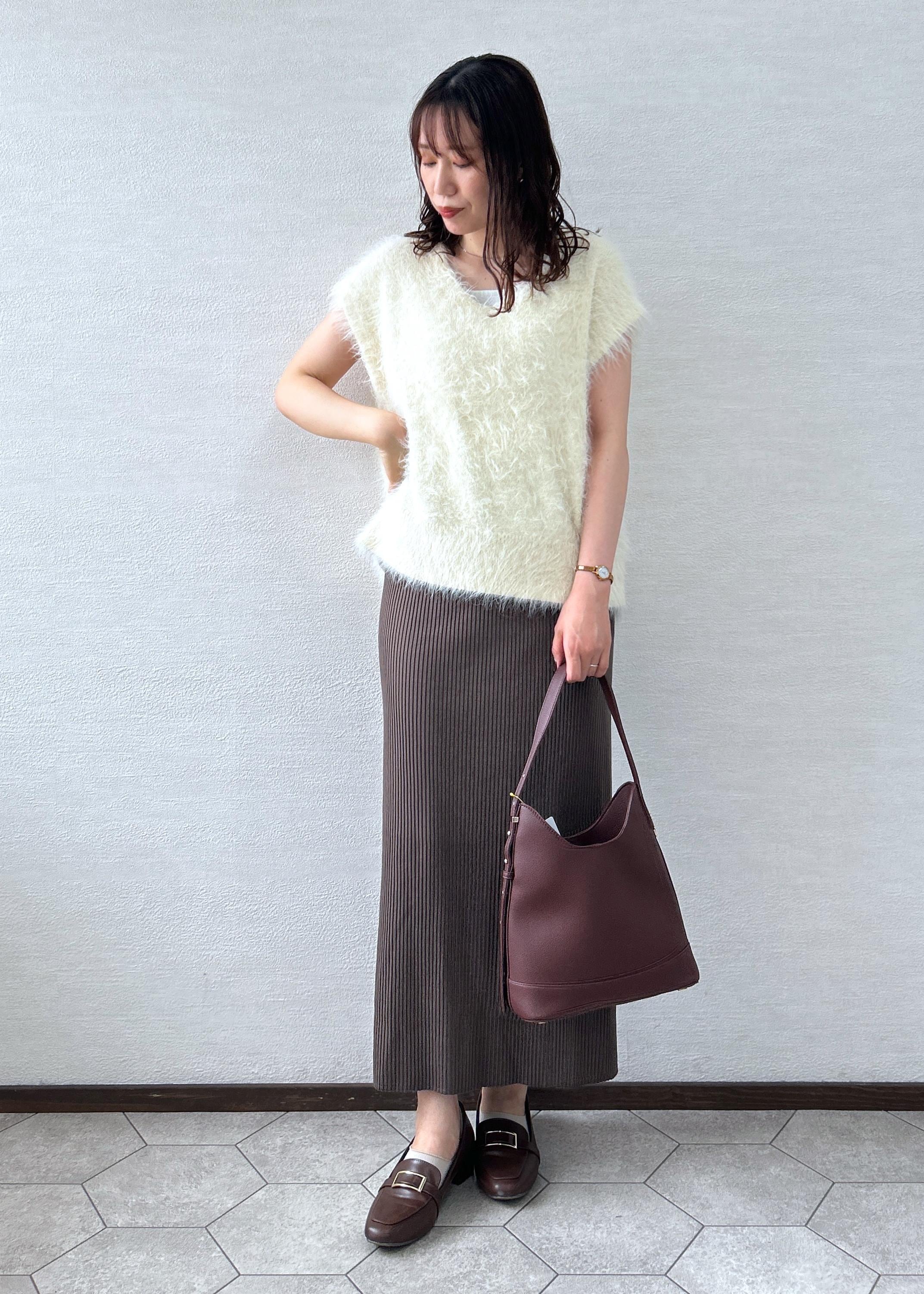 ROPE' PICNICのシャギーニットベストを使ったコーディネートを紹介します。｜Rakuten Fashion(楽天ファッション／旧楽天ブランドアベニュー)6197567