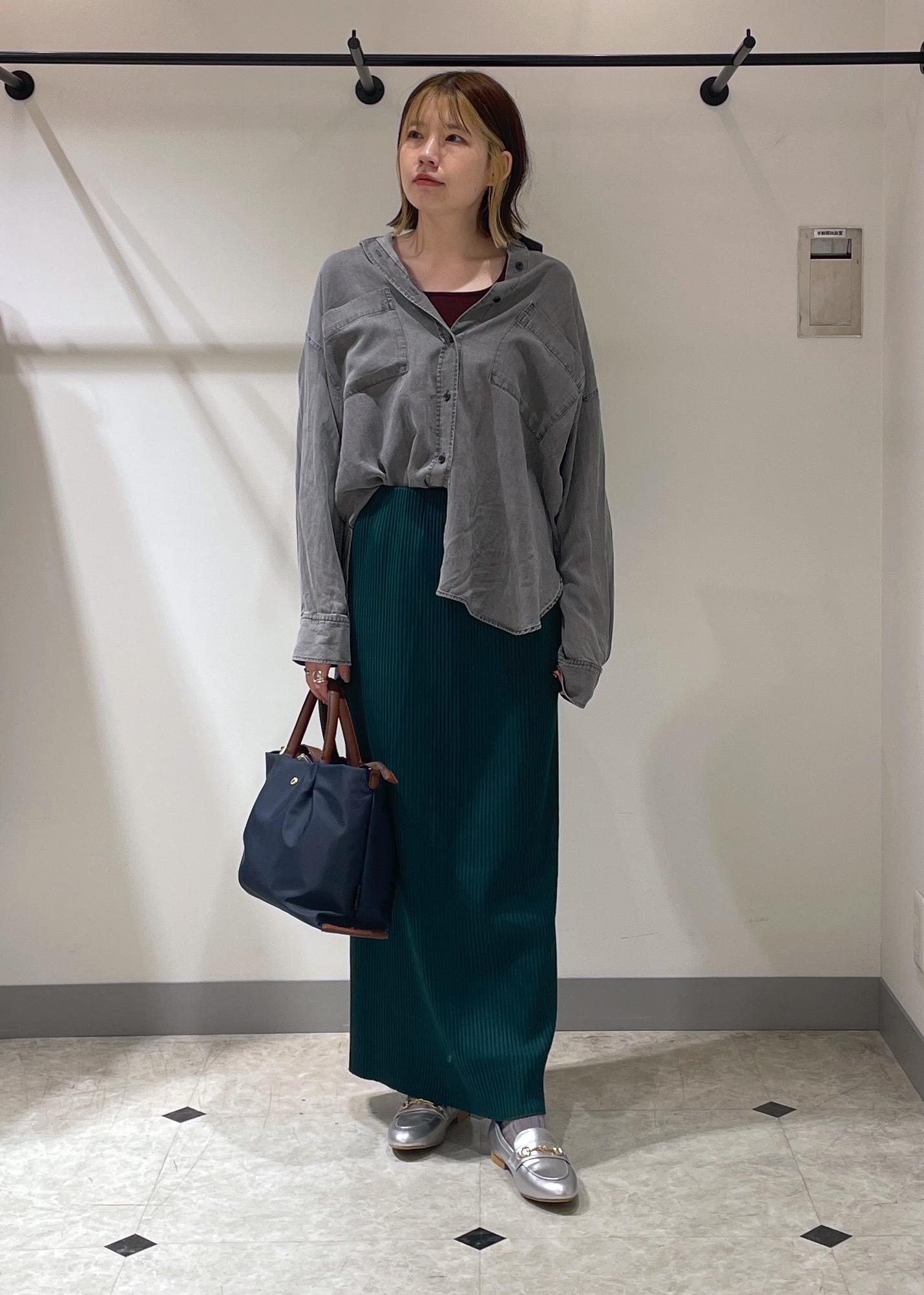 ROPE' PICNICのシャンブレーデニム調シャツを使ったコーディネートを紹介します。｜Rakuten Fashion(楽天ファッション／旧楽天ブランドアベニュー)6197576