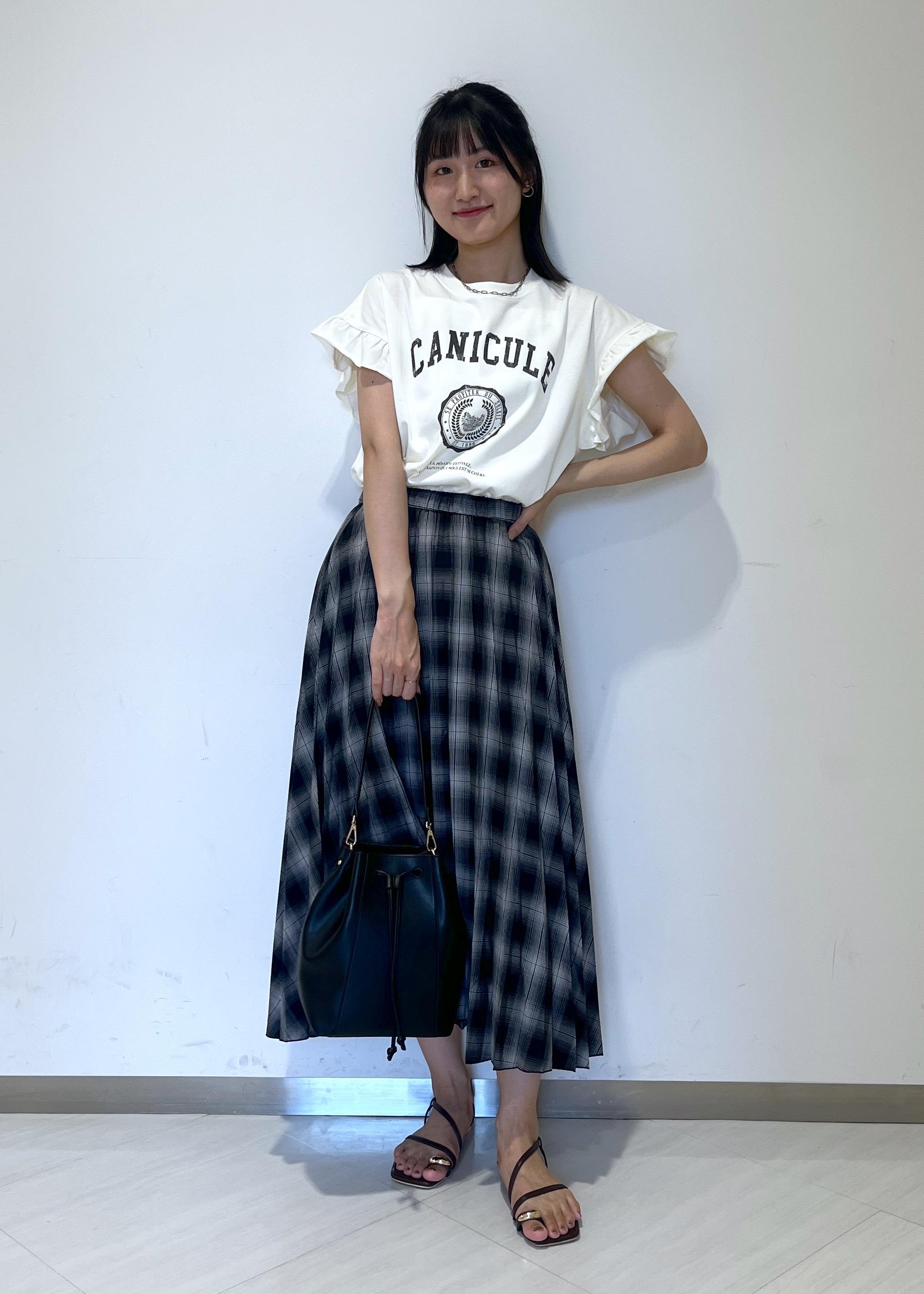 ROPE' PICNICの袖フリルカレッジロゴTシャツを使ったコーディネートを紹介します。｜Rakuten Fashion(楽天ファッション／旧楽天ブランドアベニュー)6197525