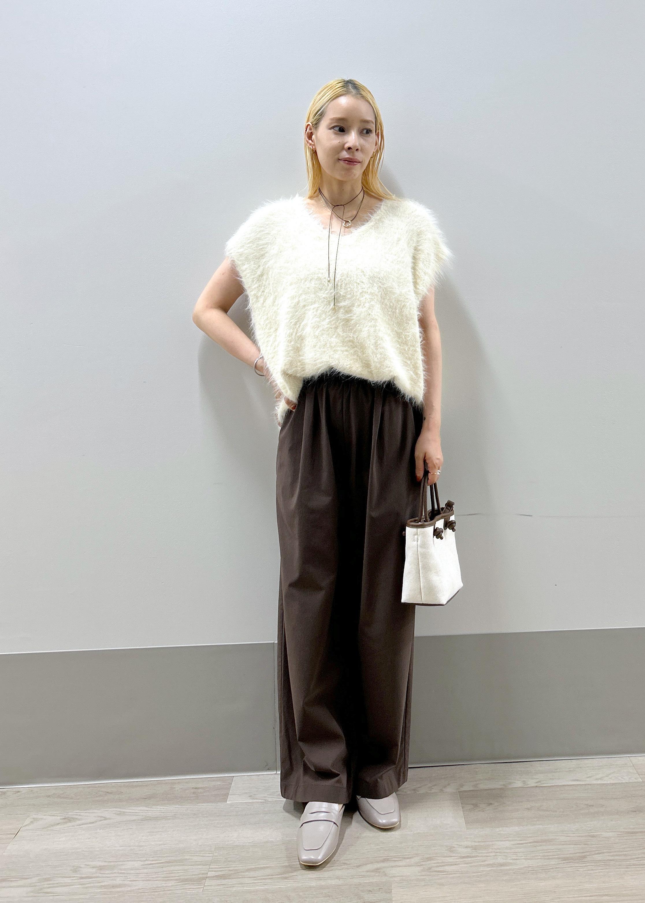 ROPE' PICNICのシャギーニットベストを使ったコーディネートを紹介します。｜Rakuten Fashion(楽天ファッション／旧楽天ブランドアベニュー)6197608