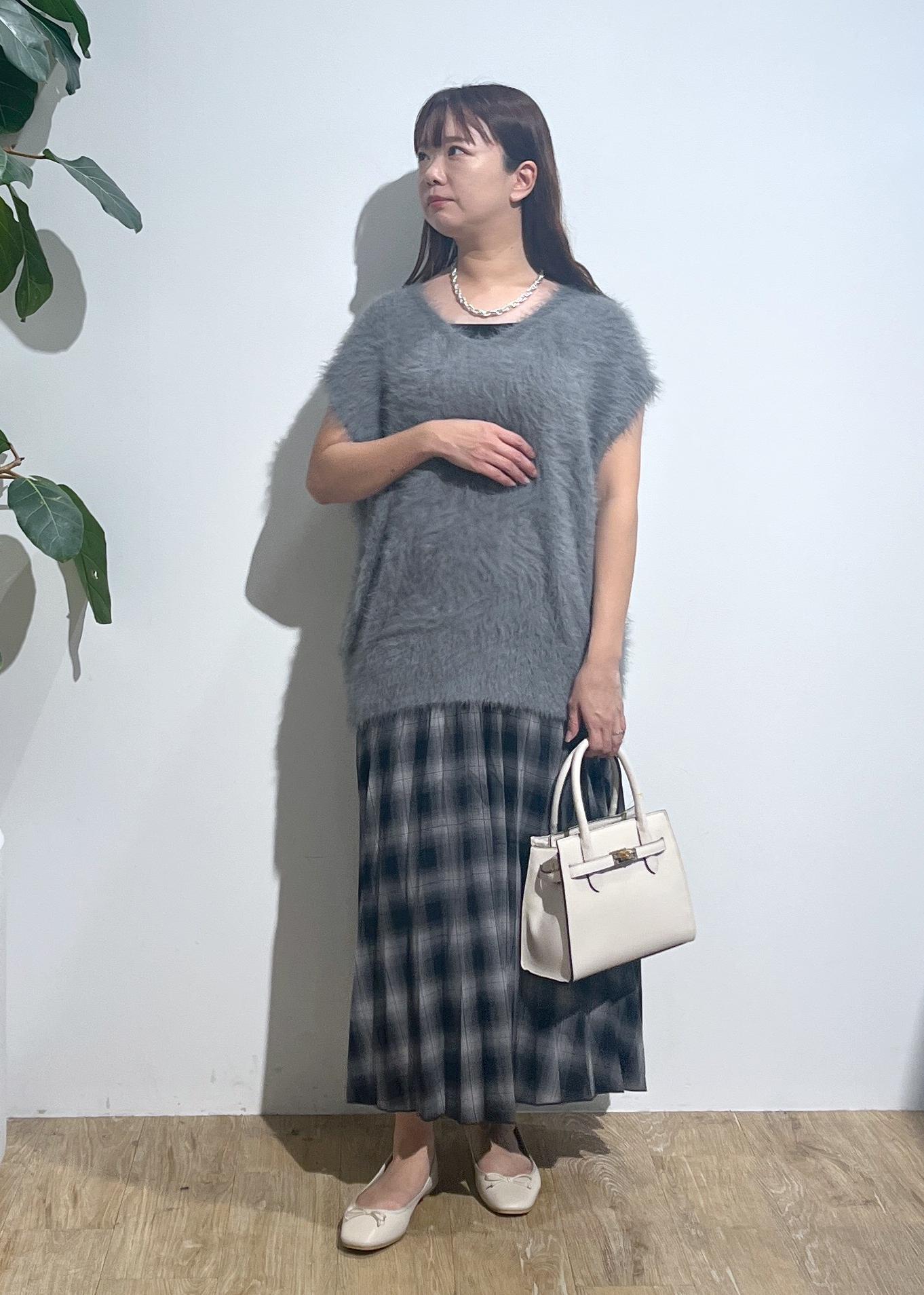 ROPE' PICNICのシャギーニットベストを使ったコーディネートを紹介します。｜Rakuten Fashion(楽天ファッション／旧楽天ブランドアベニュー)6197647