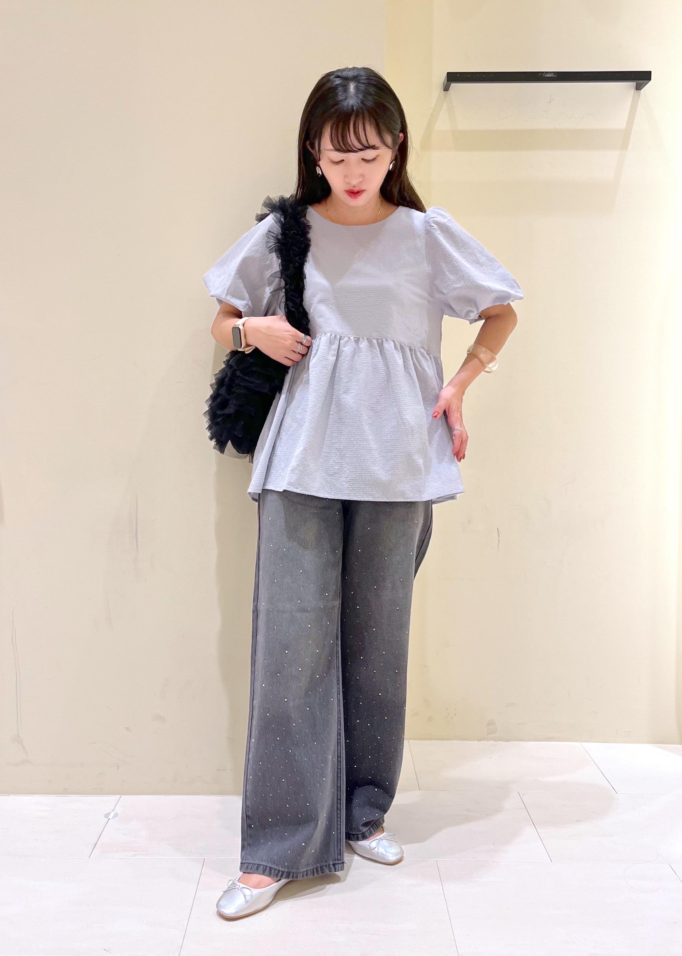 ROPE' PICNICのバルーンペプラムブラウスを使ったコーディネートを紹介します。｜Rakuten Fashion(楽天ファッション／旧楽天ブランドアベニュー)6197712