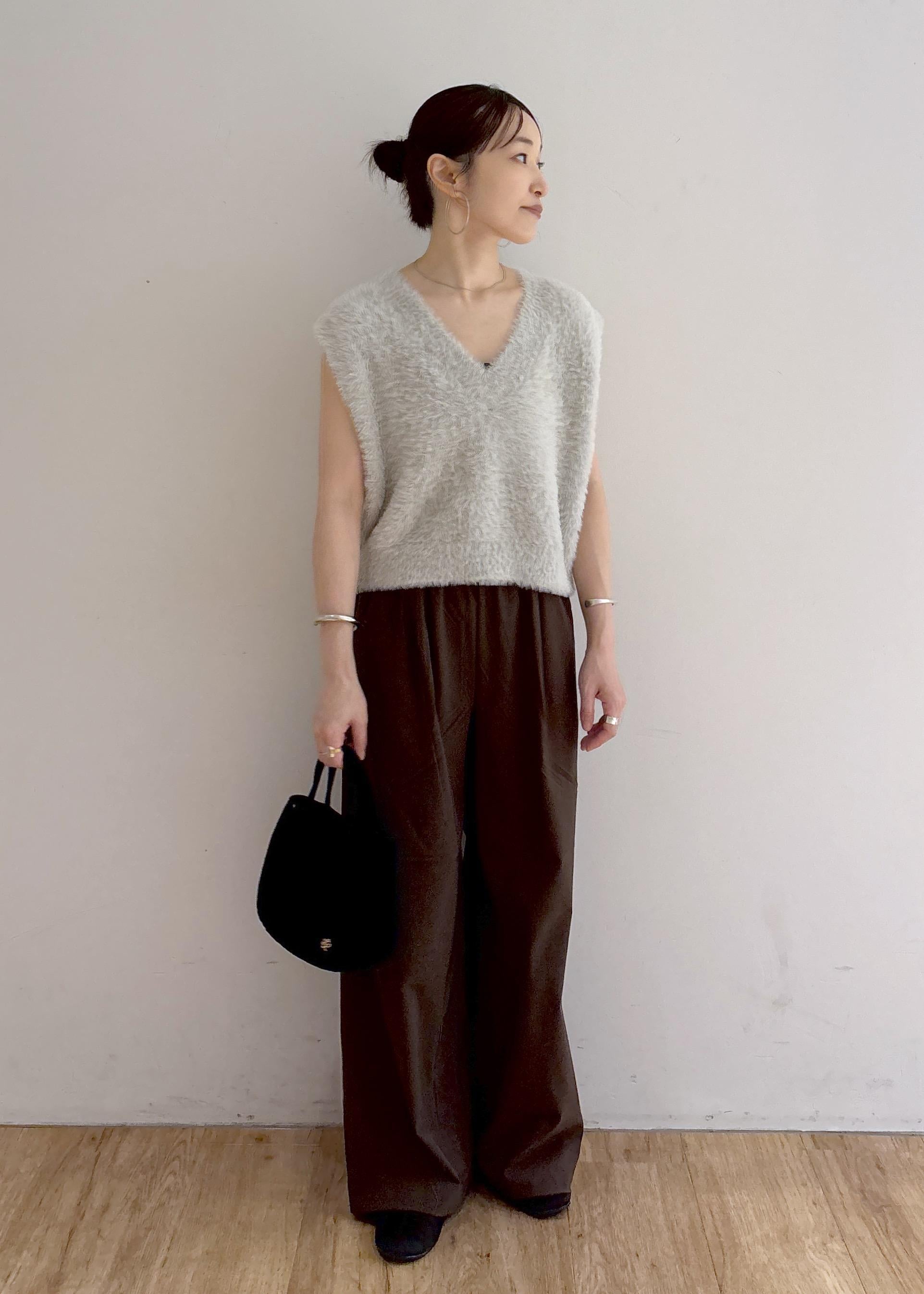 ROPE' PICNICのショートフェザーニットベストを使ったコーディネートを紹介します。｜Rakuten Fashion(楽天ファッション／旧楽天ブランドアベニュー)6197689