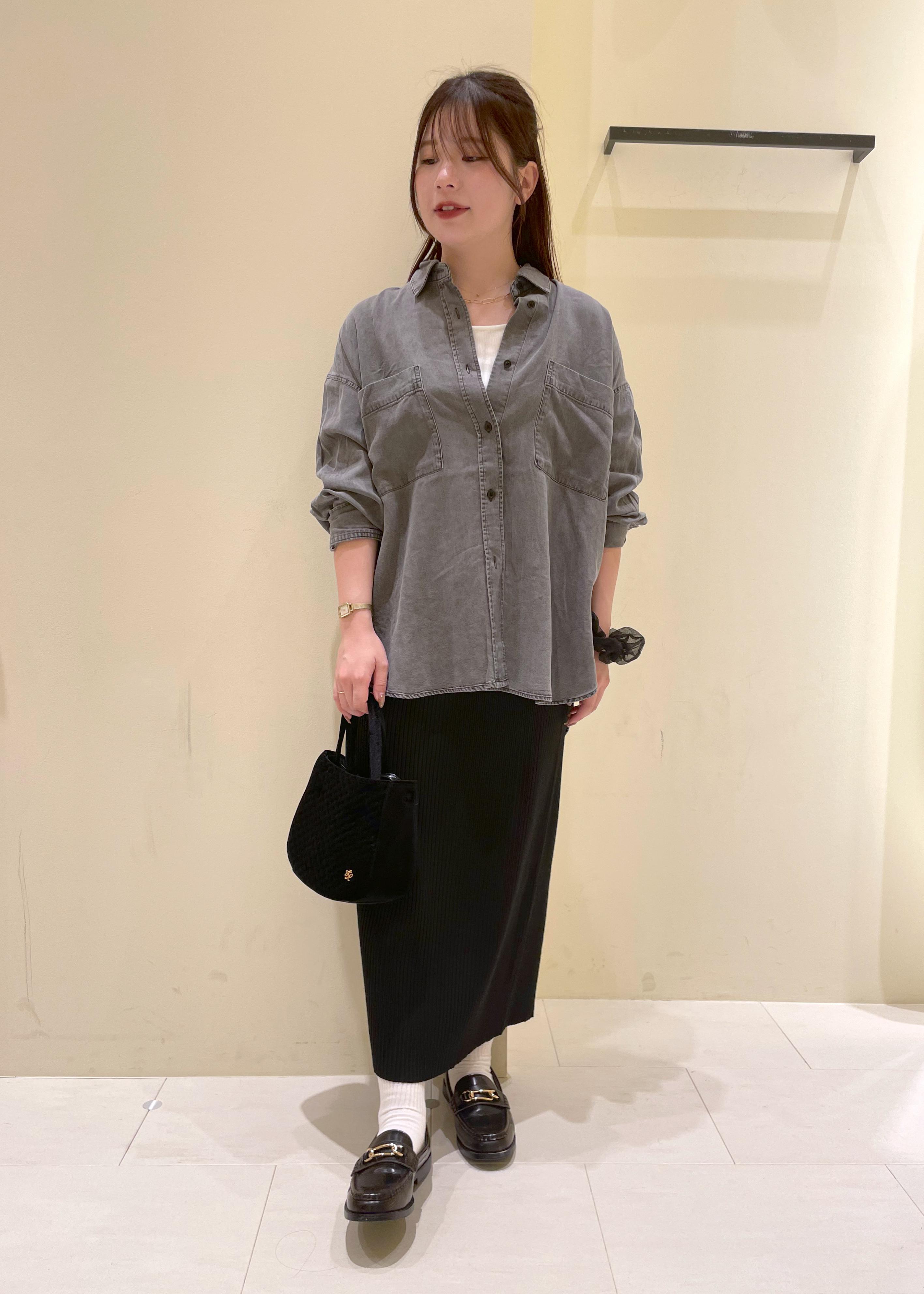 ROPE' PICNICのシャンブレーデニム調シャツを使ったコーディネートを紹介します。｜Rakuten Fashion(楽天ファッション／旧楽天ブランドアベニュー)6197756