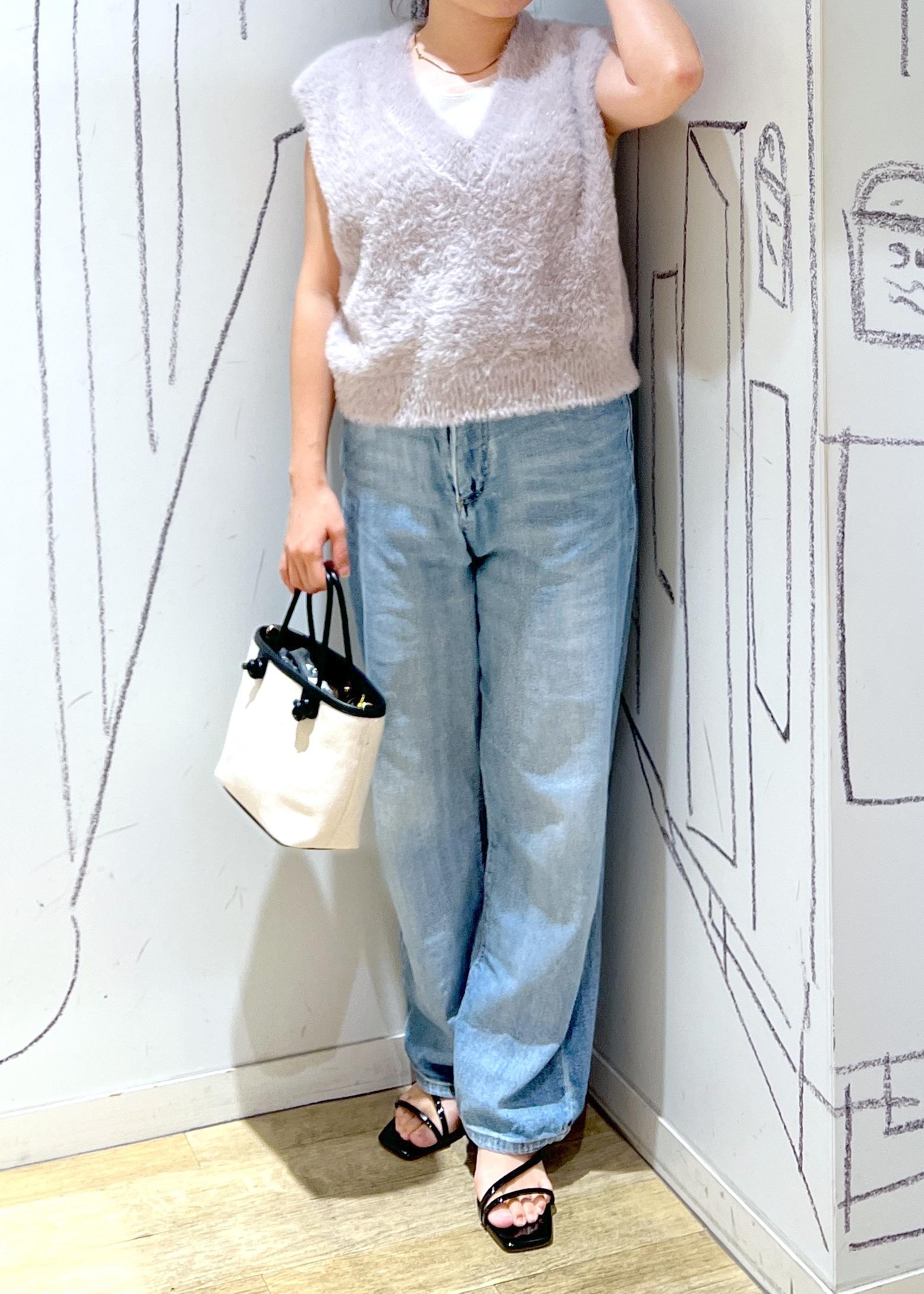 ROPE' PICNICのショートフェザーニットベストを使ったコーディネートを紹介します。｜Rakuten Fashion(楽天ファッション／旧楽天ブランドアベニュー)6197761