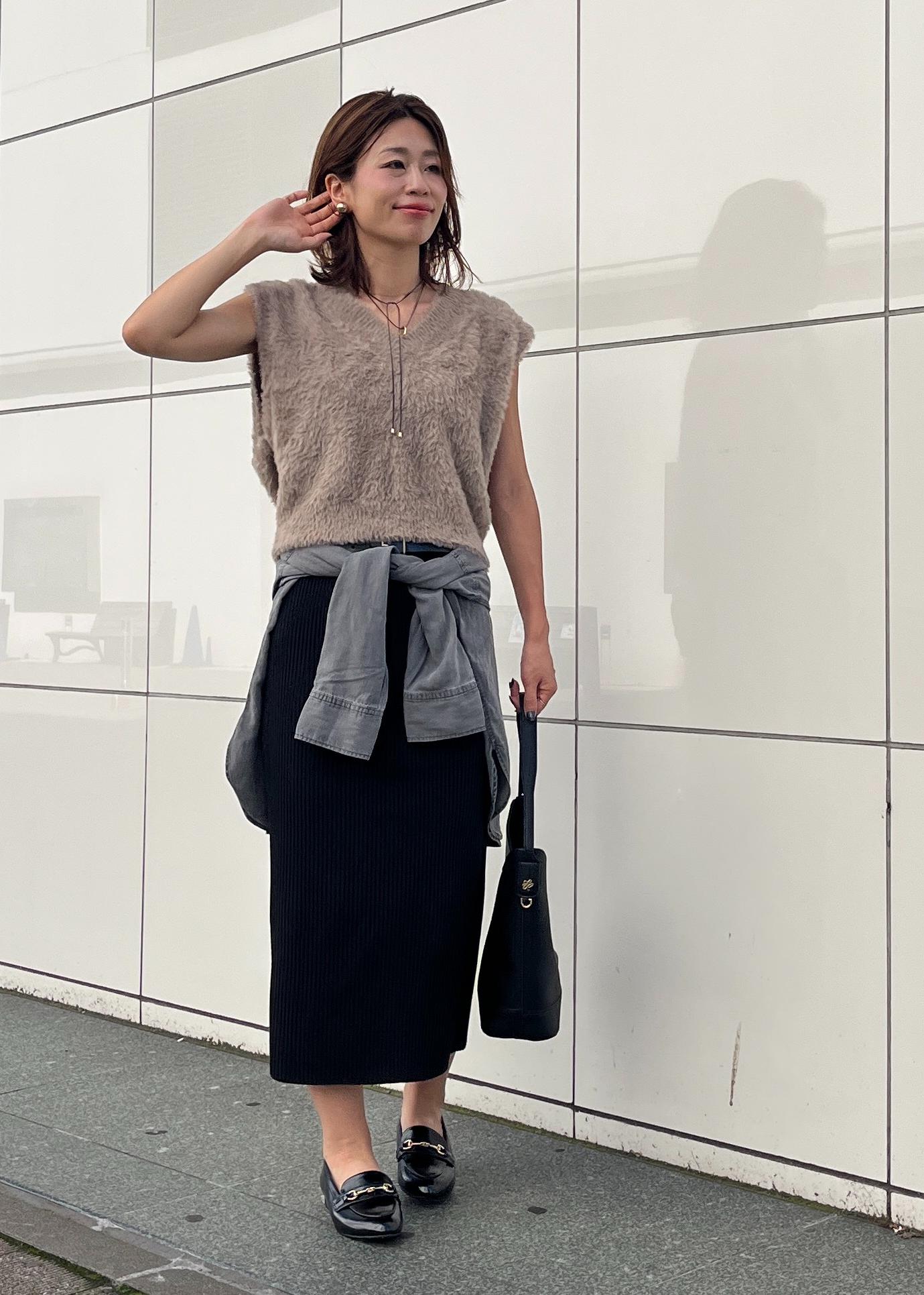 ROPE' PICNICのショートフェザーニットベストを使ったコーディネートを紹介します。｜Rakuten Fashion(楽天ファッション／旧楽天ブランドアベニュー)6197797