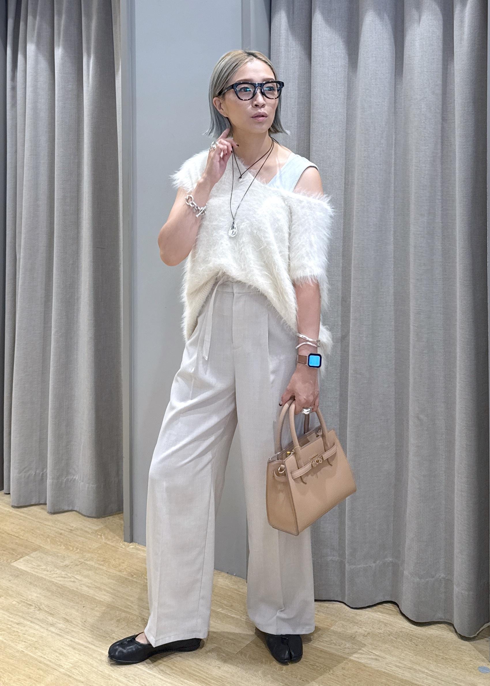 ROPE' PICNICのシャギーニットベストを使ったコーディネートを紹介します。｜Rakuten Fashion(楽天ファッション／旧楽天ブランドアベニュー)6197798
